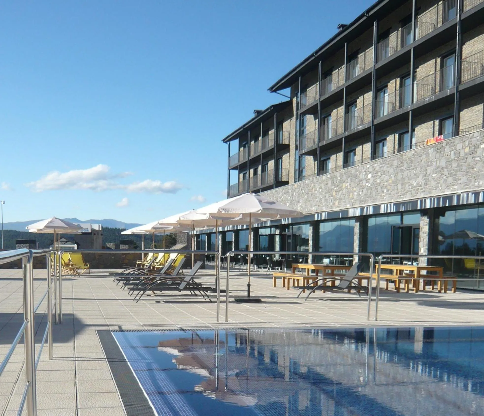 Swimming pool in HG La Molina