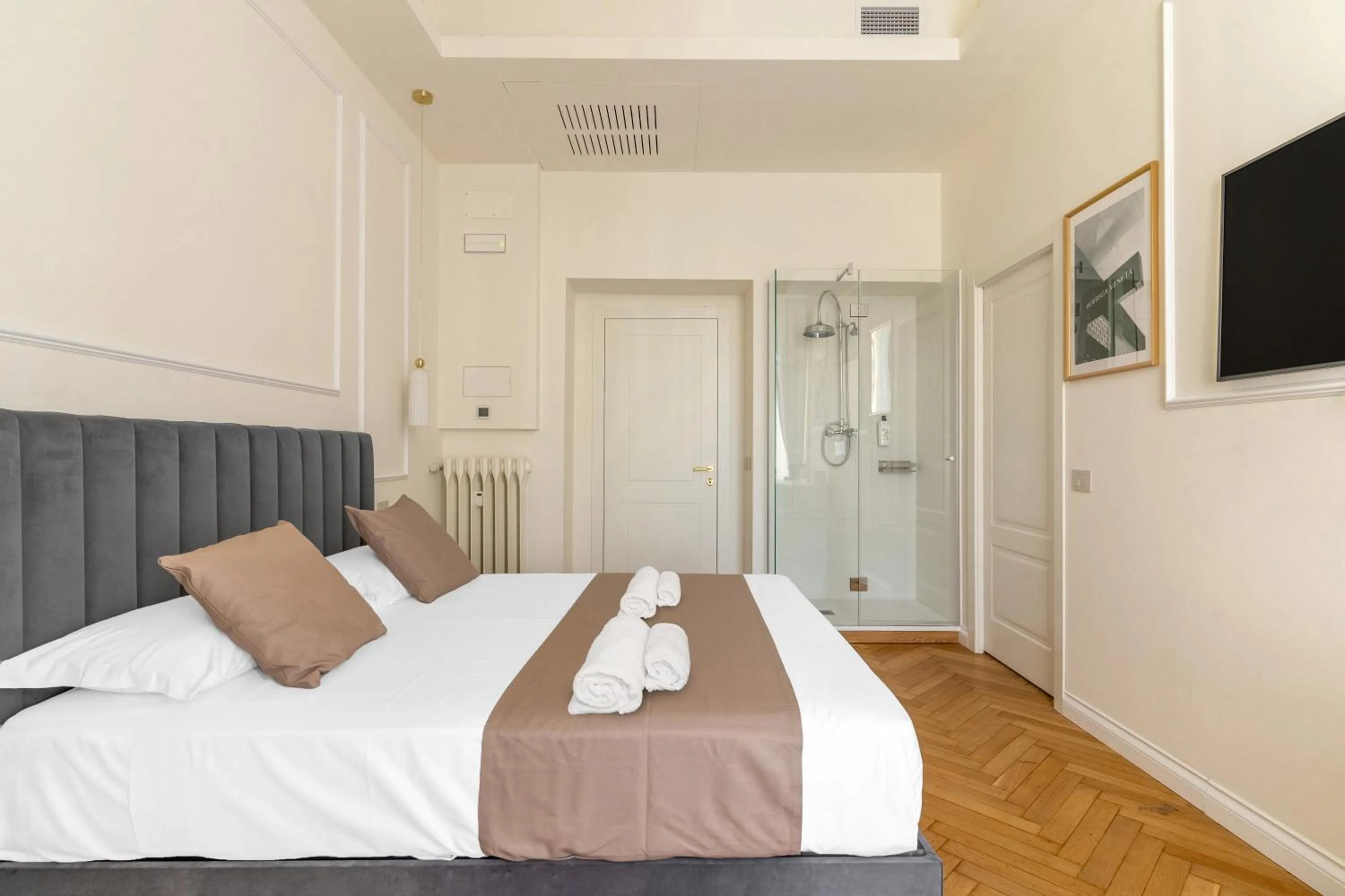 Bed in Montello Suites Foresteria Lombarda