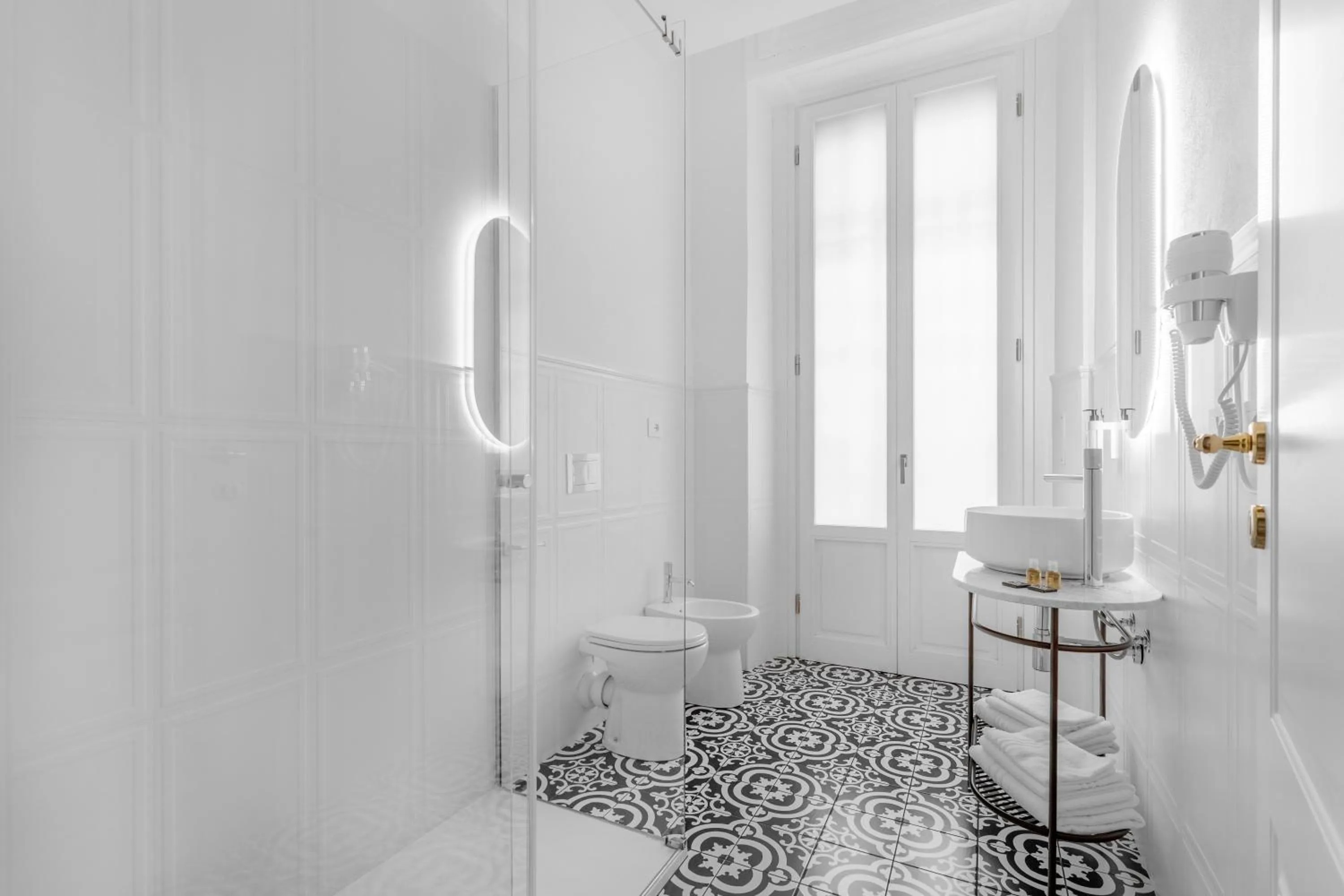 Shower in Montello Suites Foresteria Lombarda