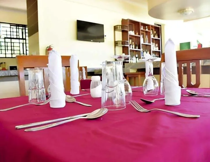 Restaurant/Places to Eat in CBA Hotel