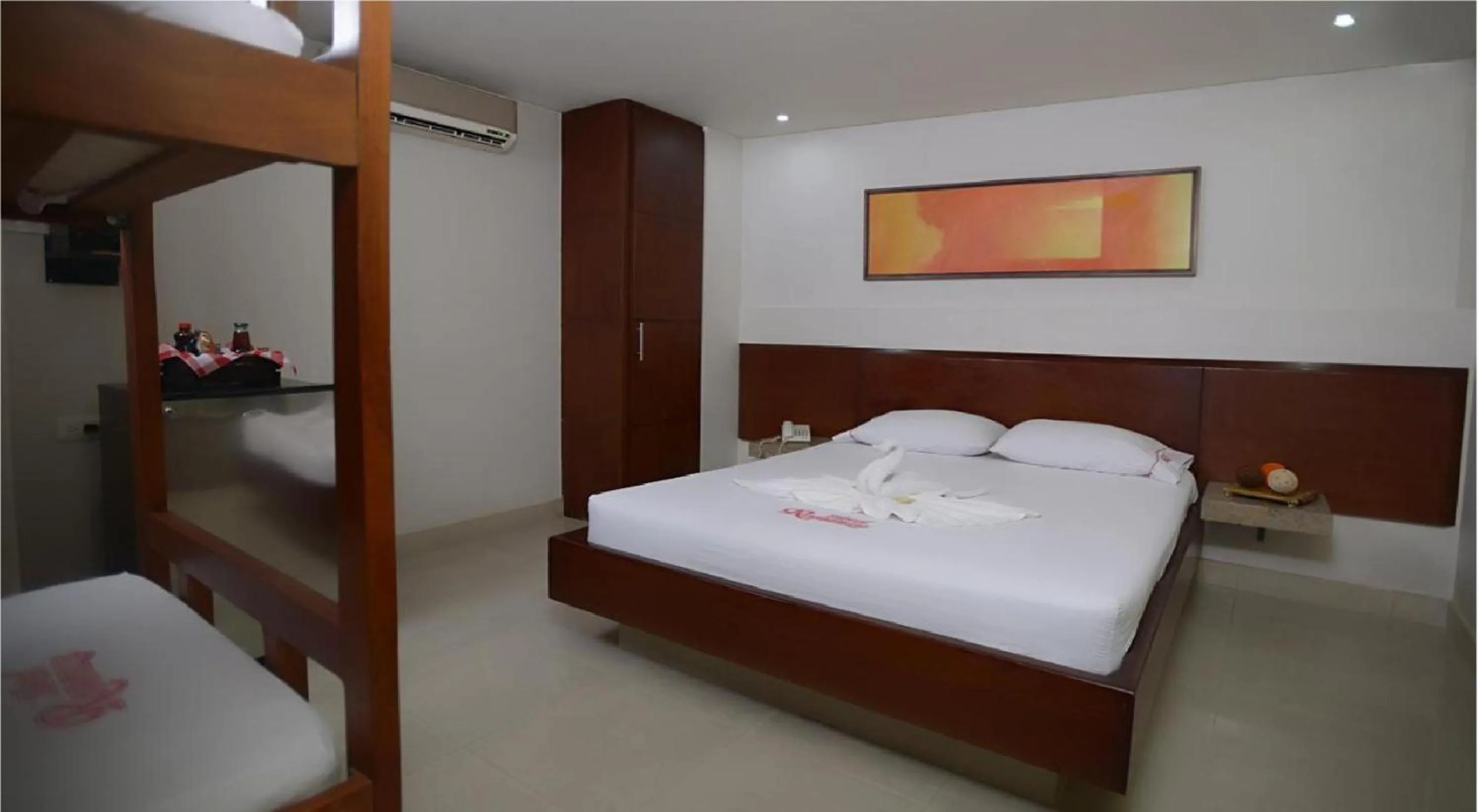 Photo of the whole room, Bed in Hotel Romanza