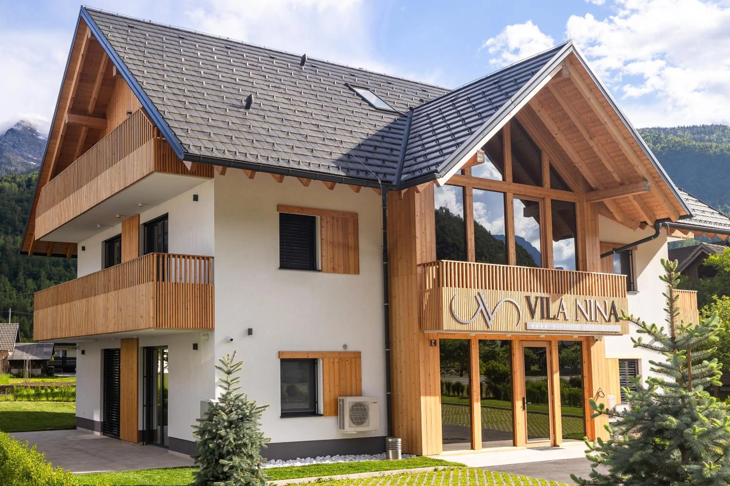 Property building in Vila Nina Bohinj