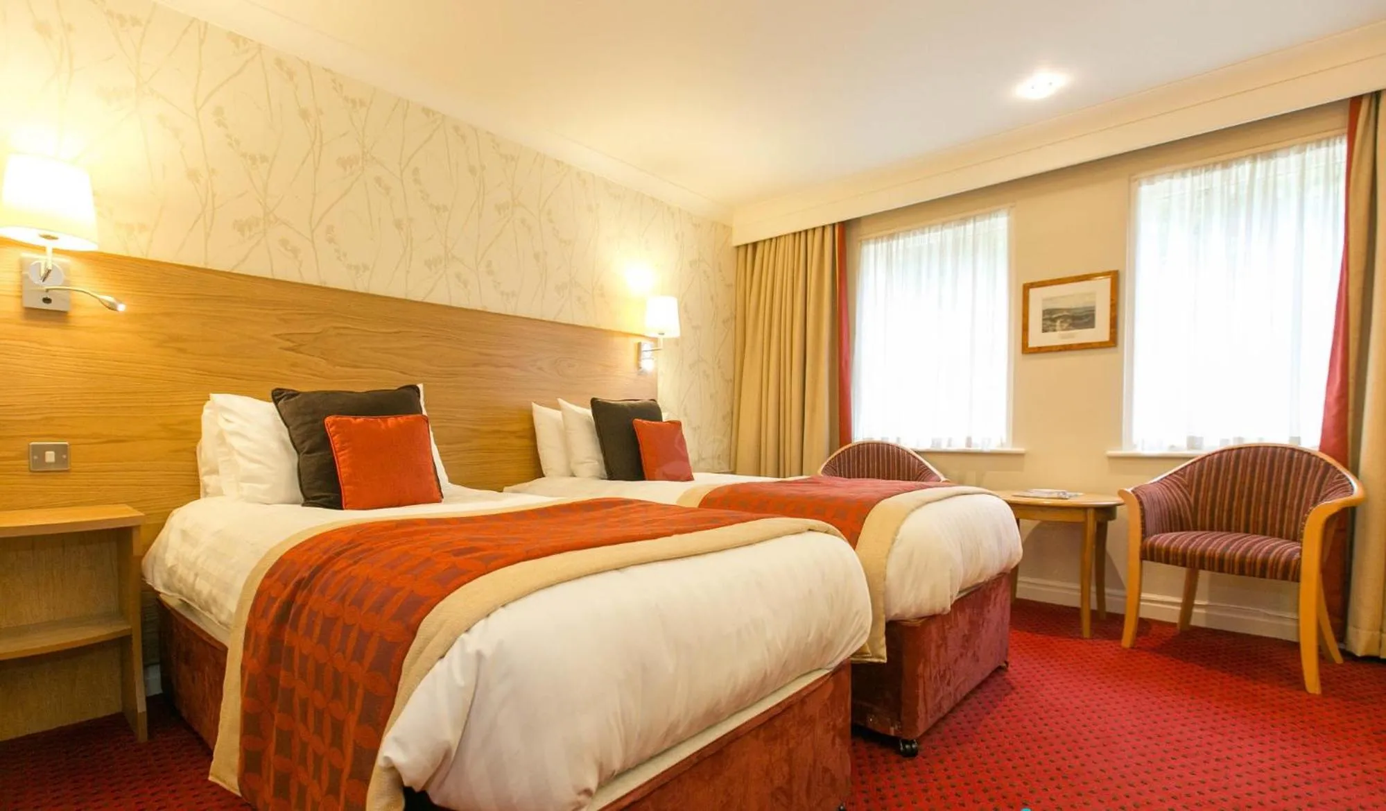 Bed in Best Western Plus Milford Hotel