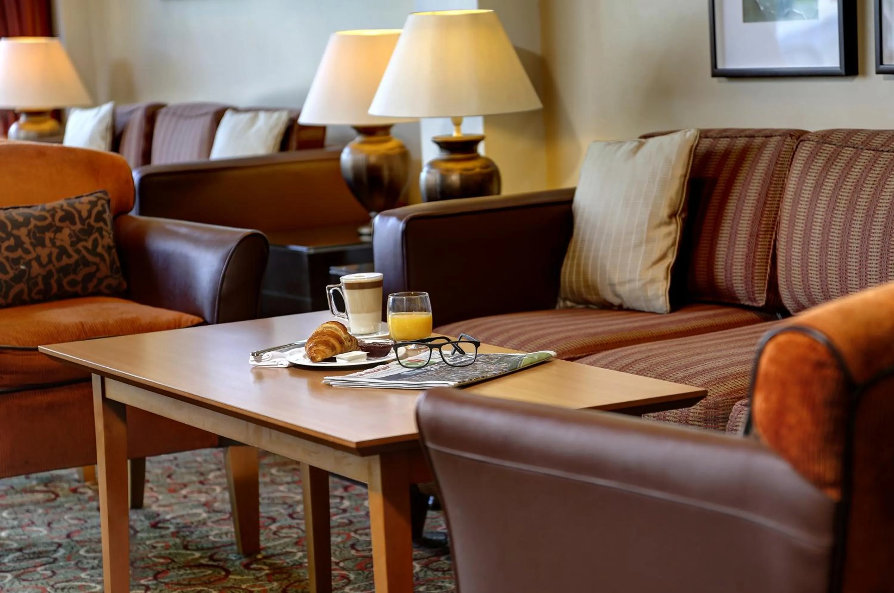 Lobby or reception in Best Western Plus Milford Hotel