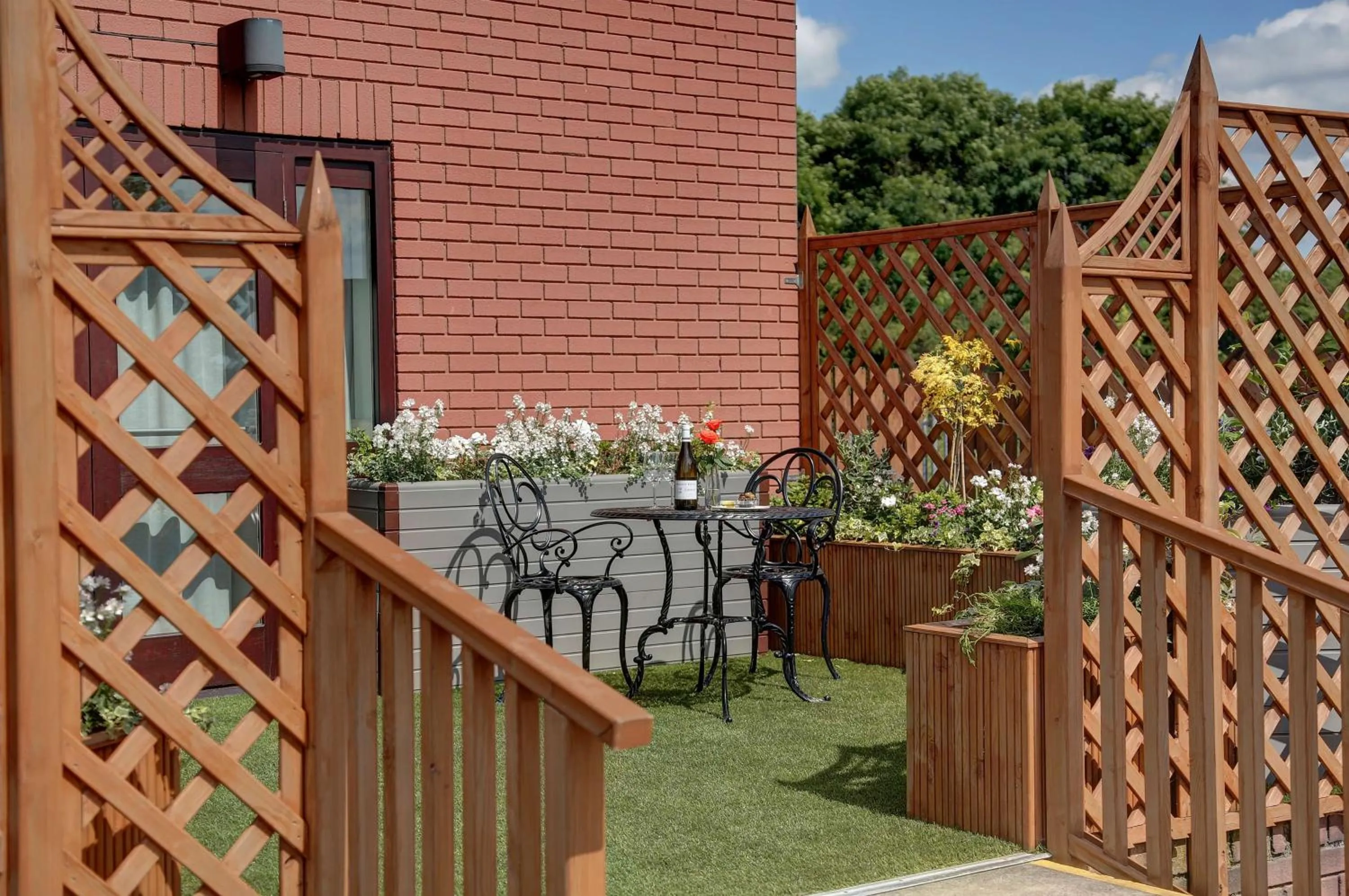 Restaurant/places to eat in Best Western Plus Milford Hotel