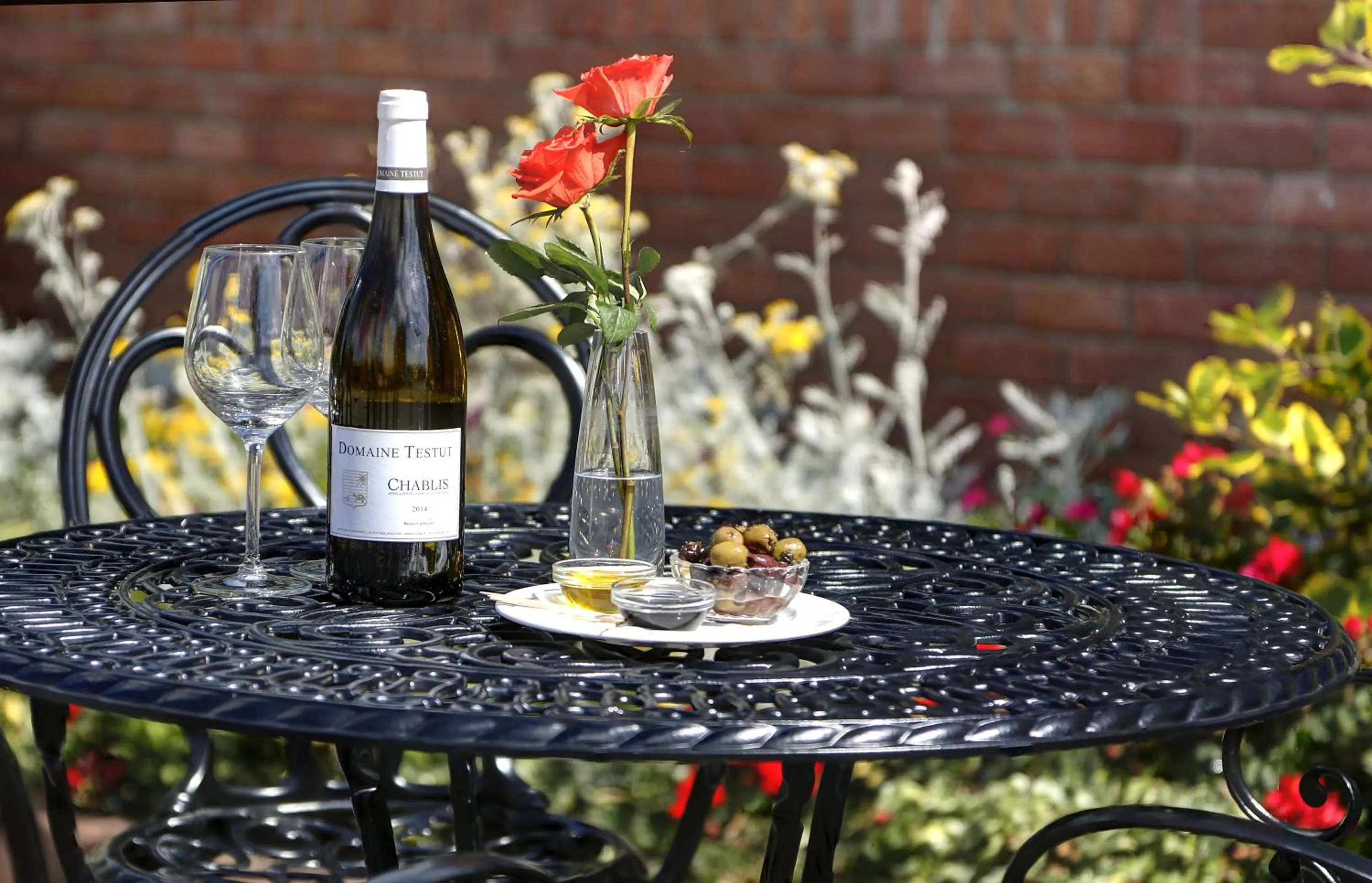 Garden in Best Western Plus Milford Hotel