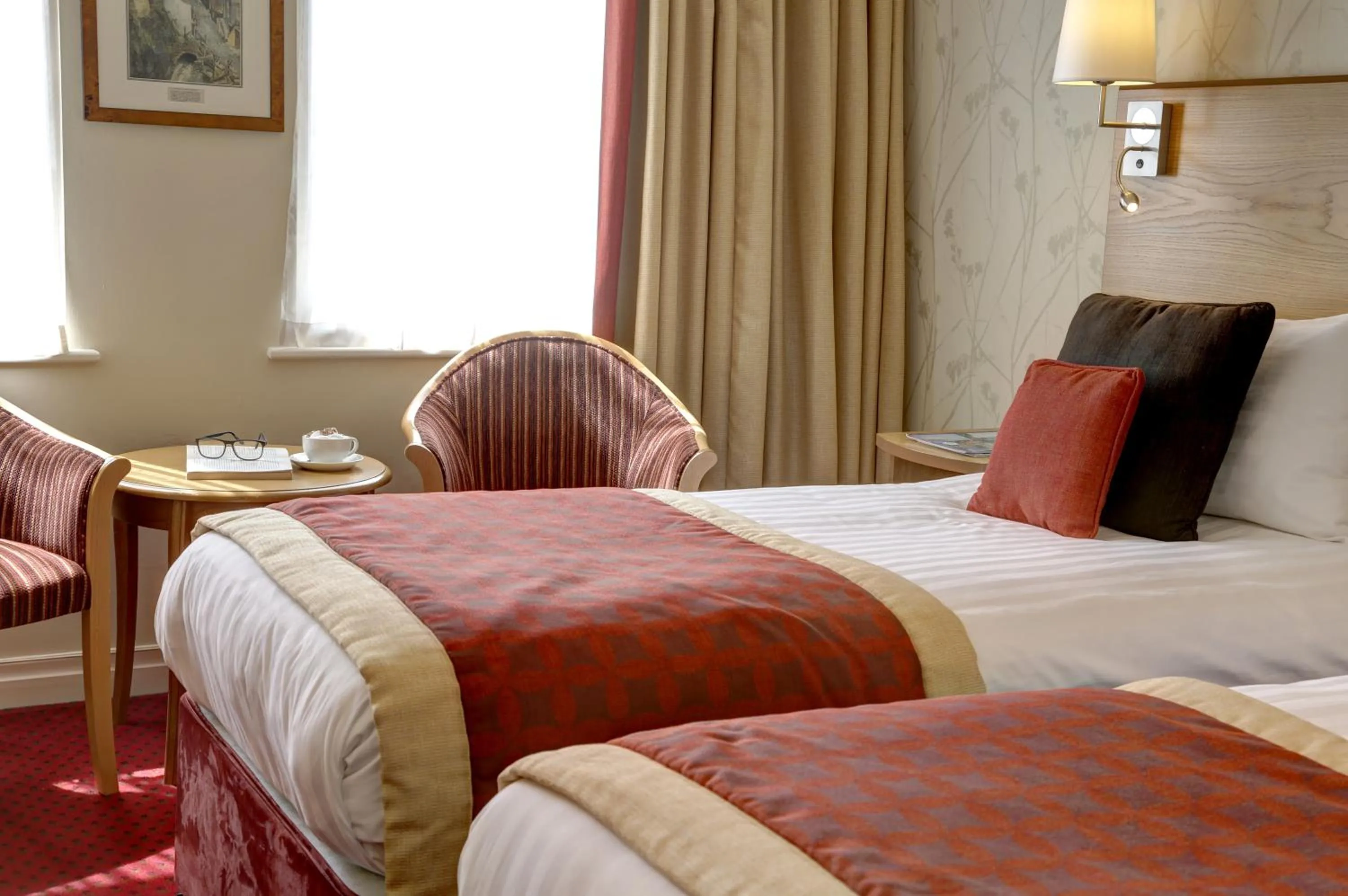 Bed in Best Western Plus Milford Hotel