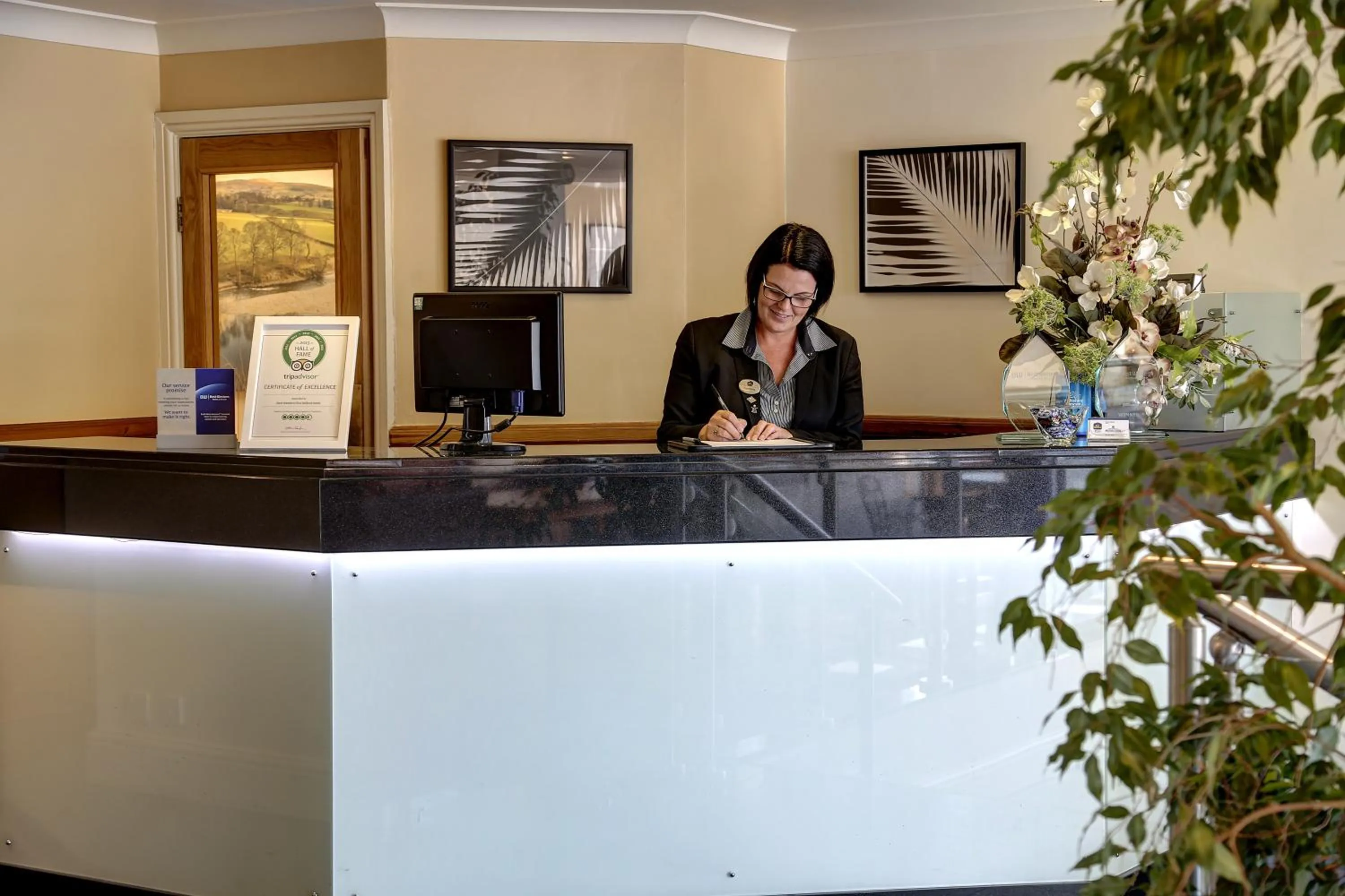 Lobby or reception in Best Western Plus Milford Hotel
