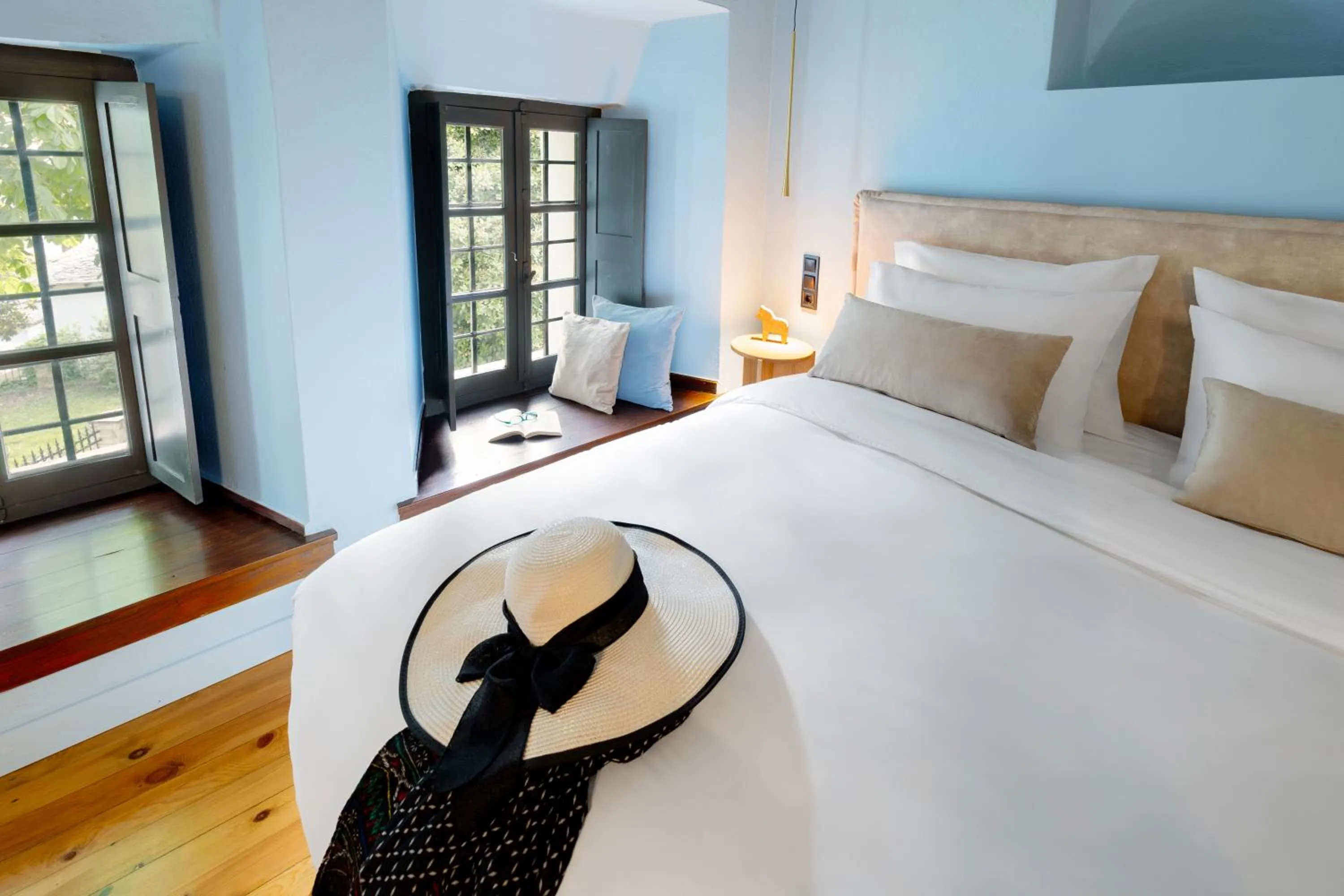 View (from property/room), Bed in Kenta Mountain Hotel & Gastrobar