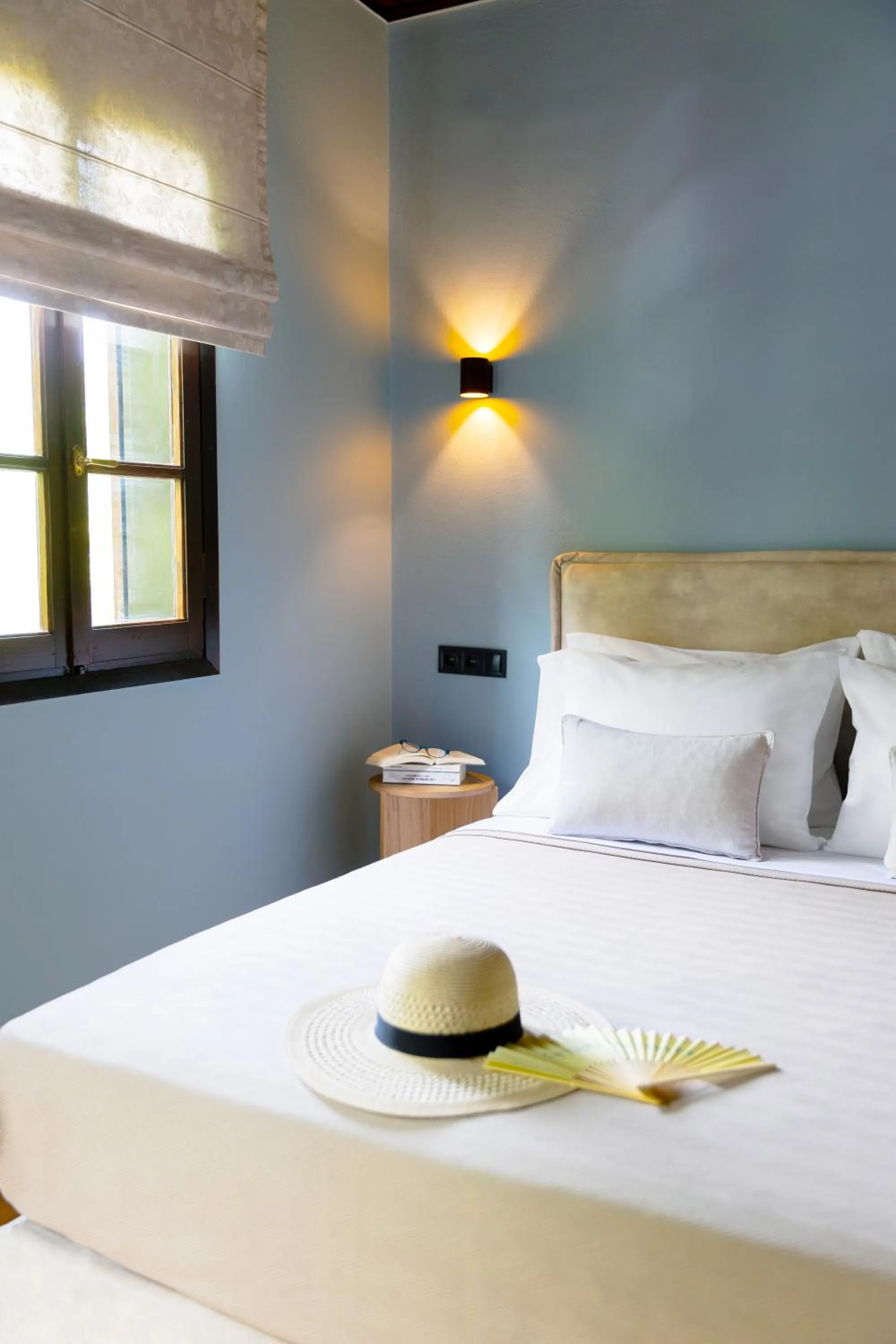 Bedroom, Bed in Kenta Mountain Hotel & Gastrobar