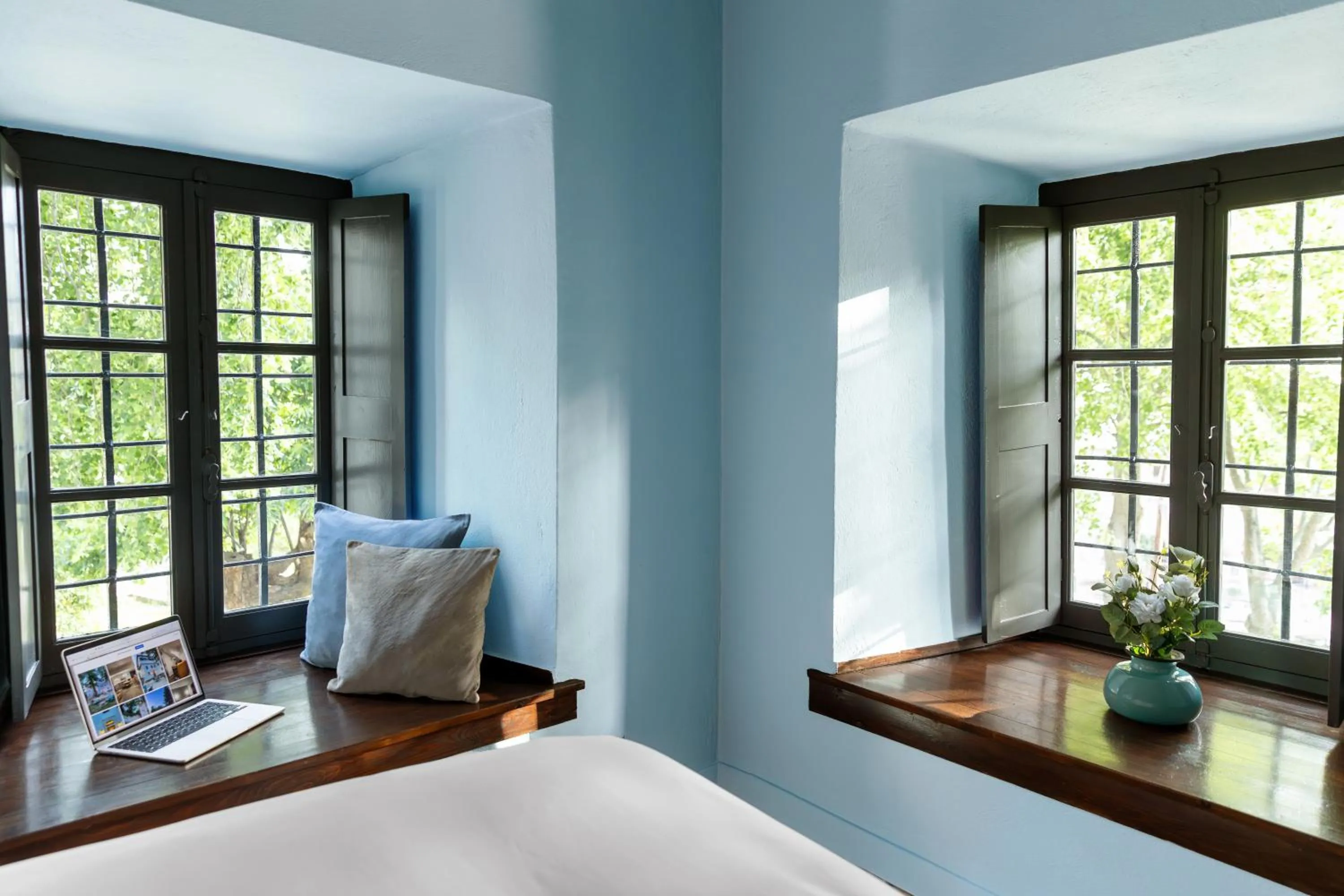 View (from property/room), Bed in Kenta Mountain Hotel & Gastrobar