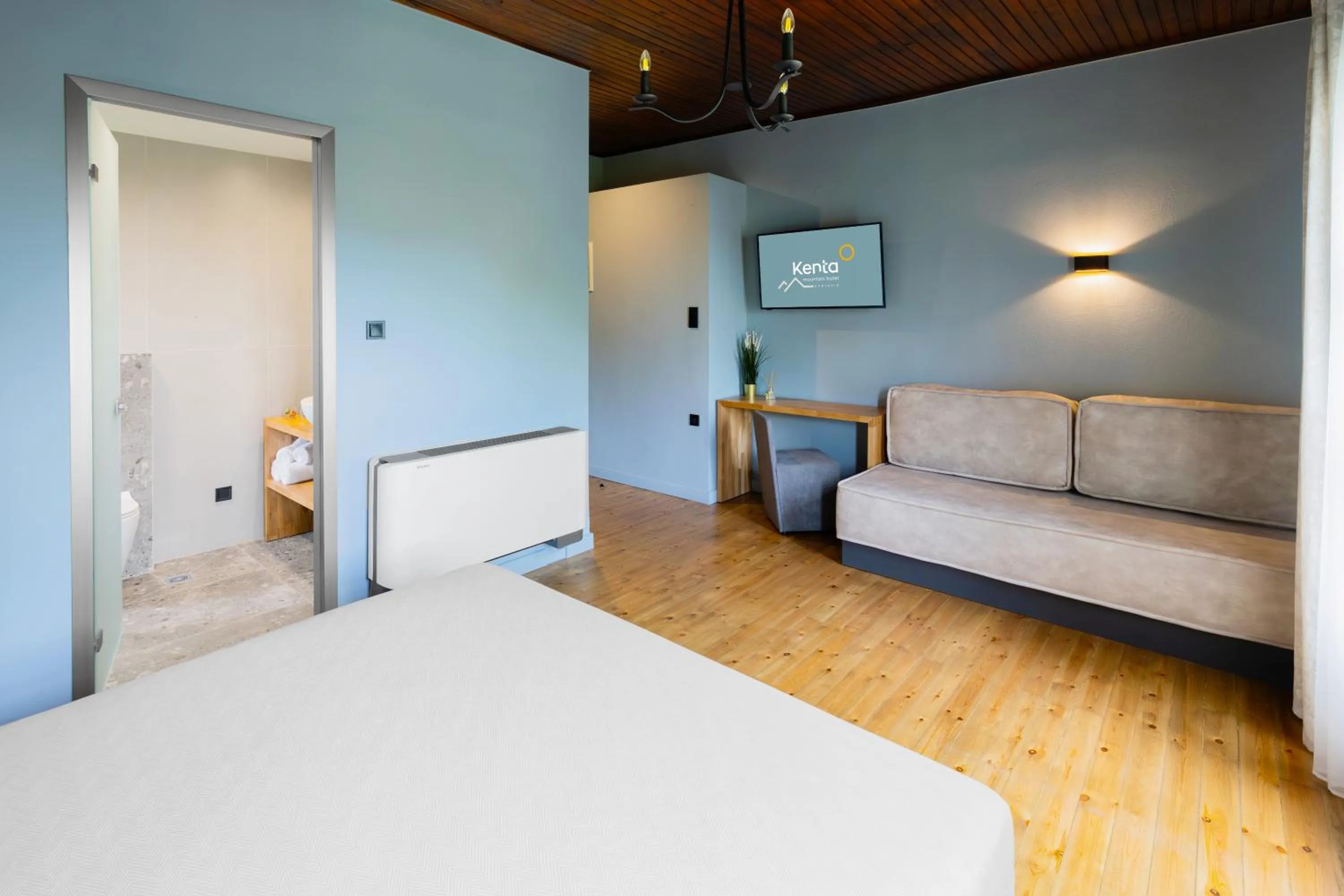 Bedroom, Bed in Kenta Mountain Hotel & Gastrobar