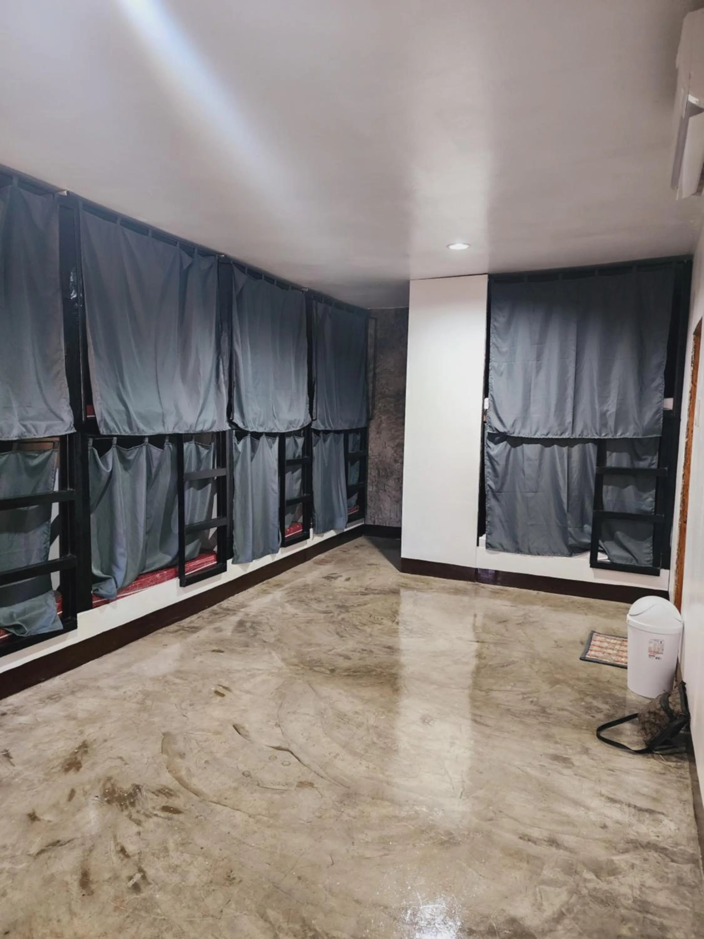 bunk bed in HYD Hostel Moalboal