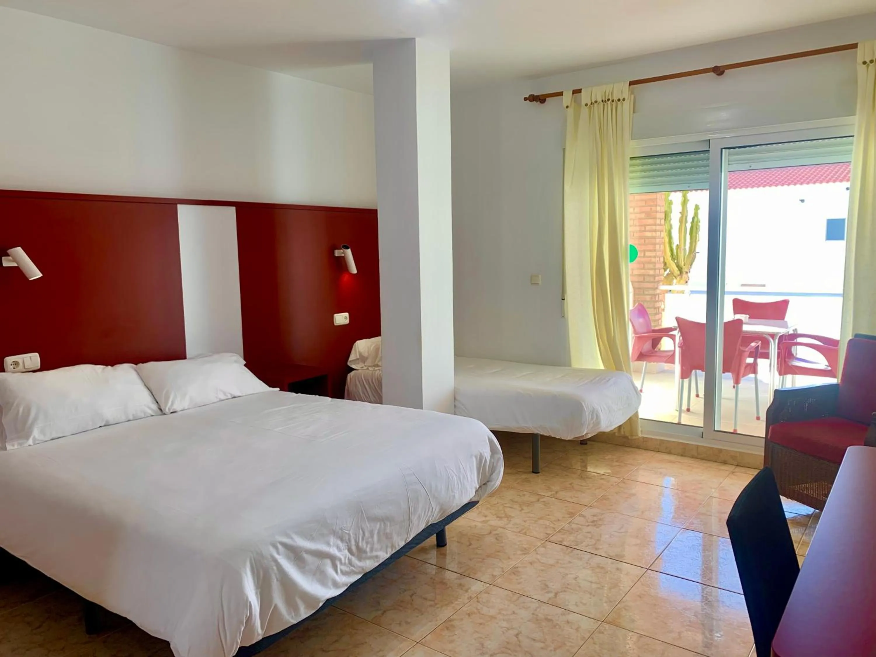 Restaurant/places to eat, Bed in Hospedium Hotel Continental