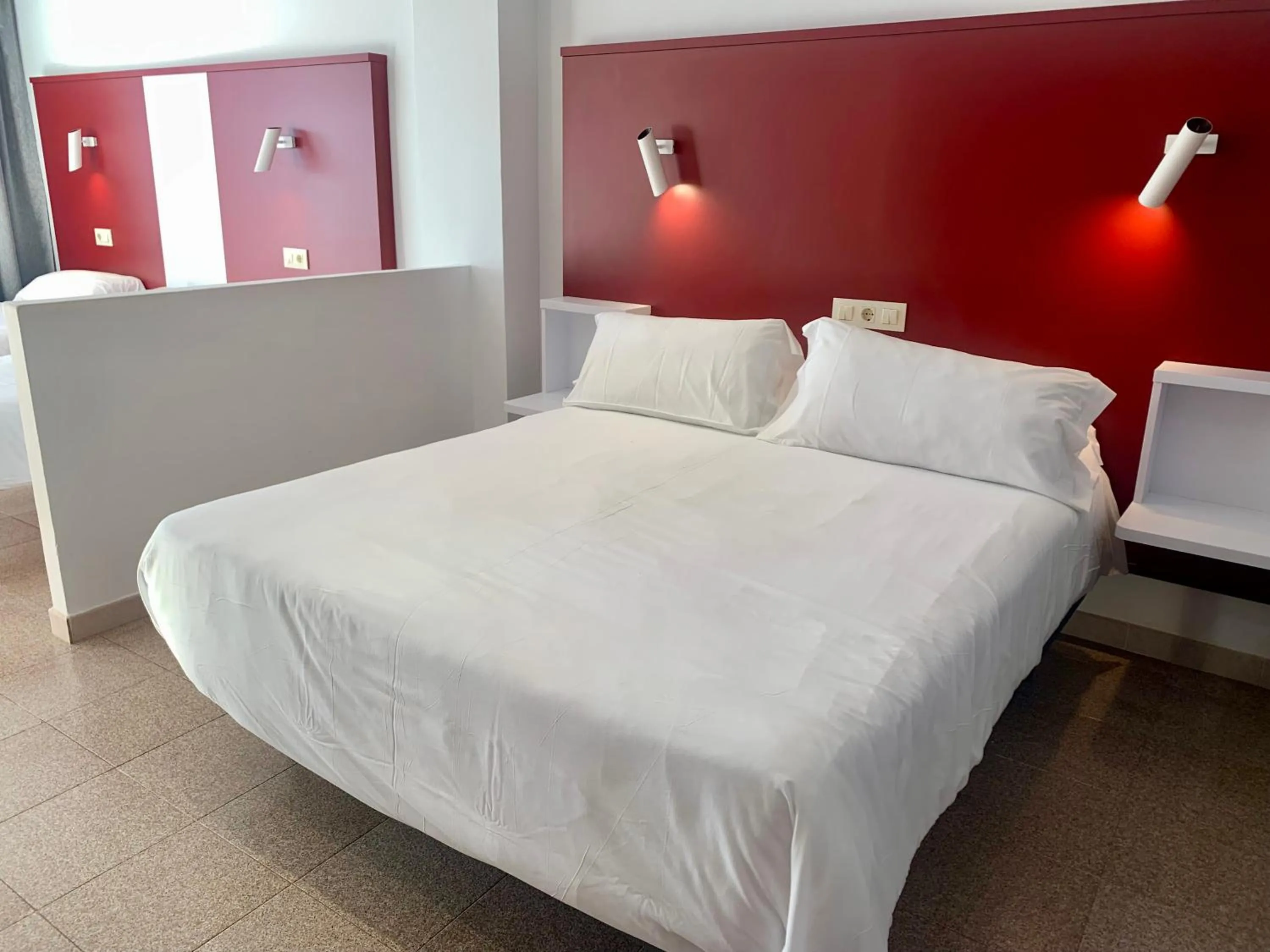 Shower, Bed in Hospedium Hotel Continental