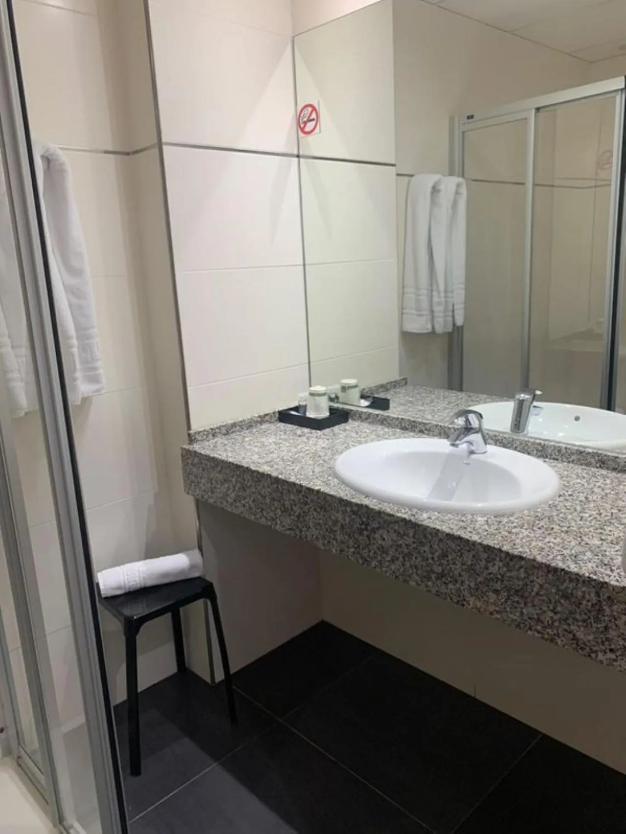 Shower in Hospedium Hotel Continental