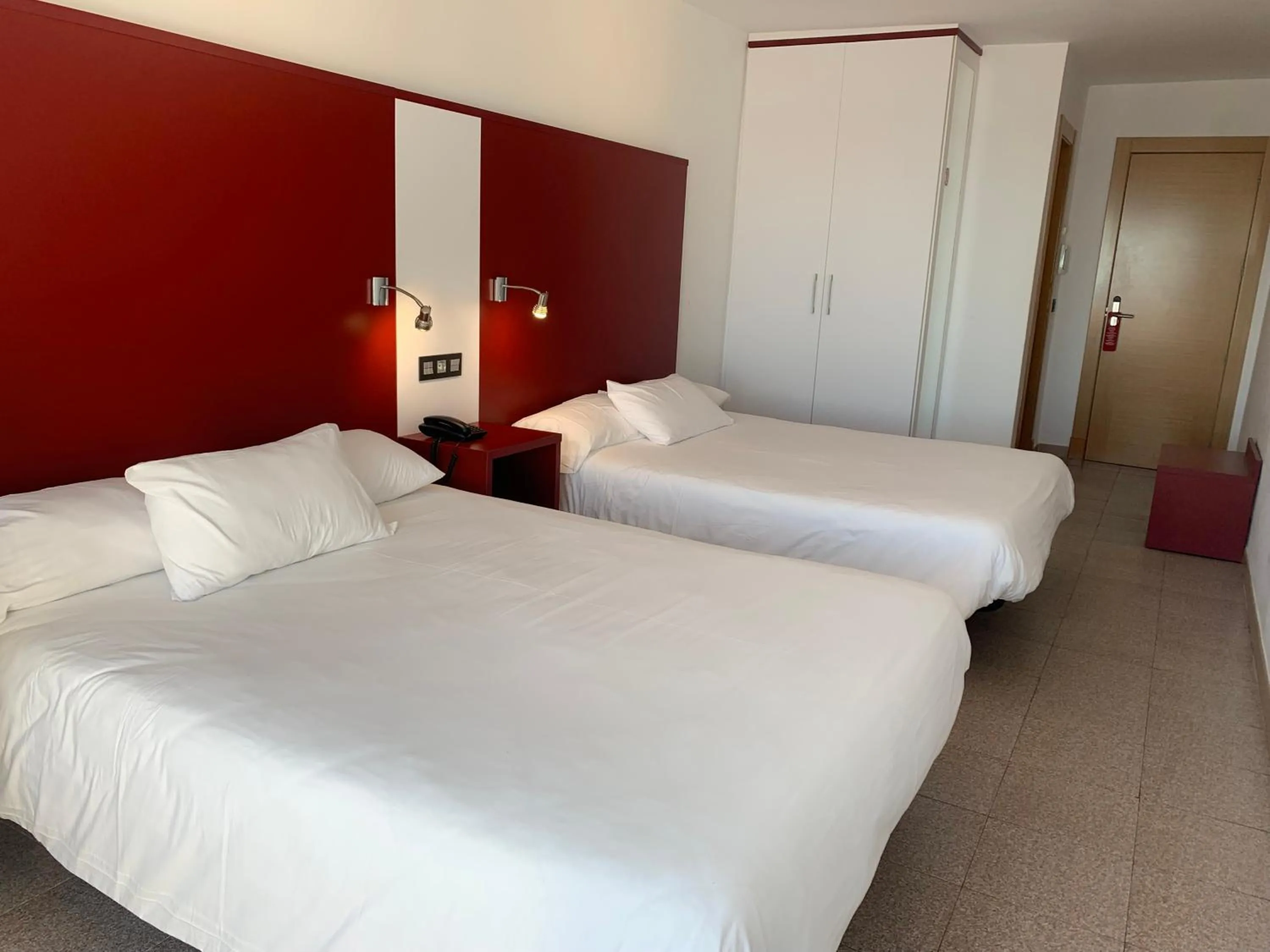 Shower, Bed in Hospedium Hotel Continental