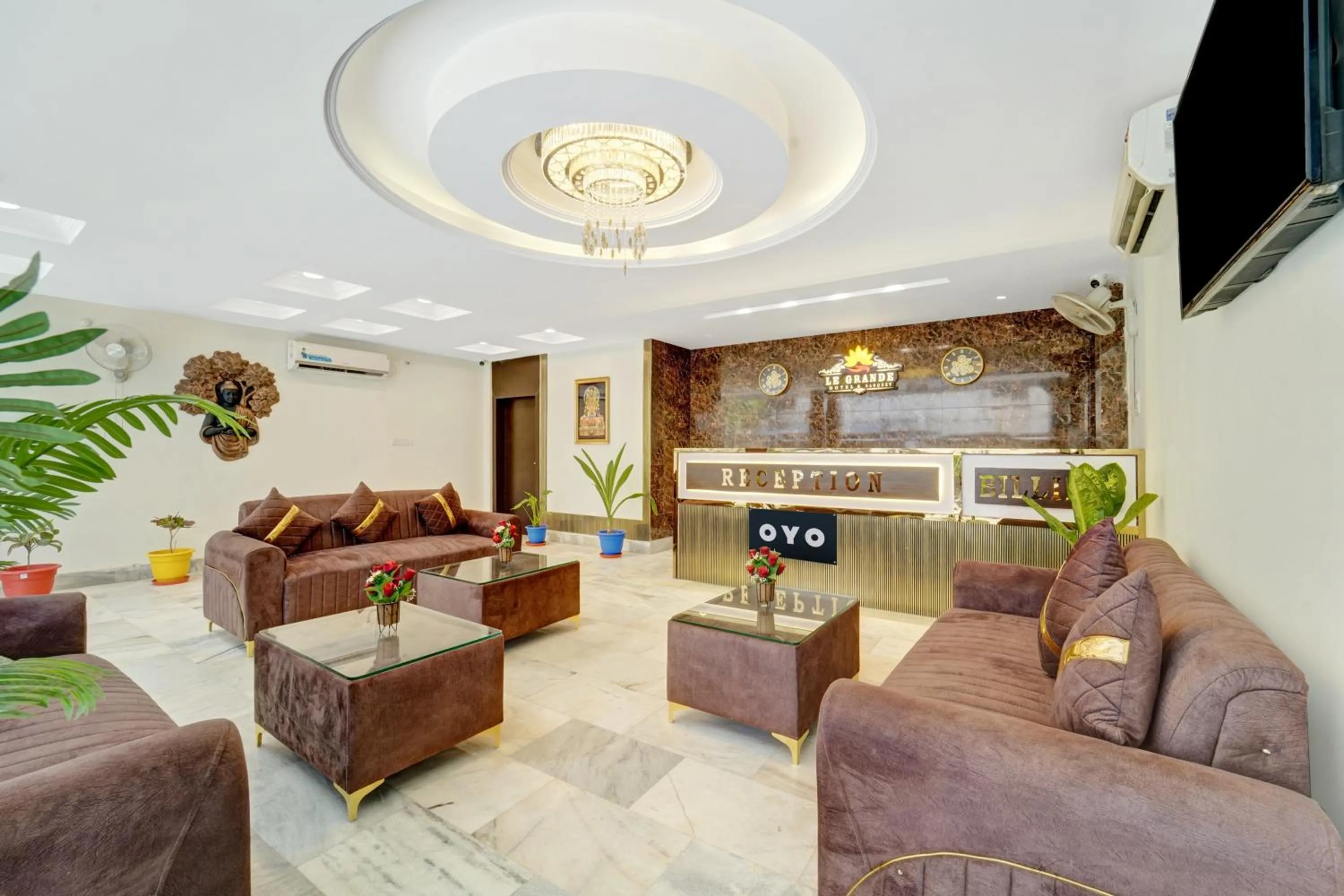 Lobby or reception in Super Hotel O Le Grande Hotel & Banquet