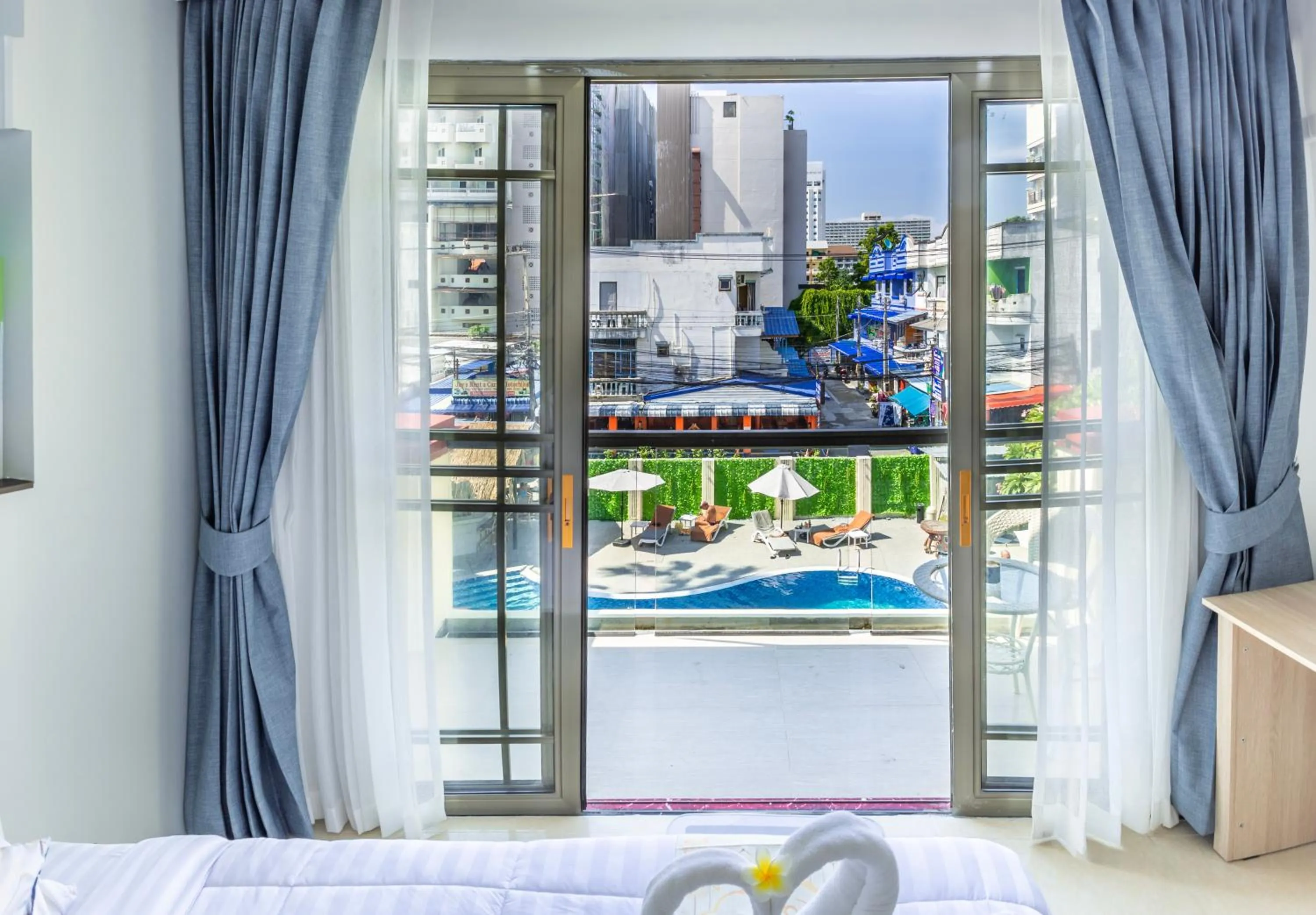 View (from property/room), Bed in Mermaid Beach Resort