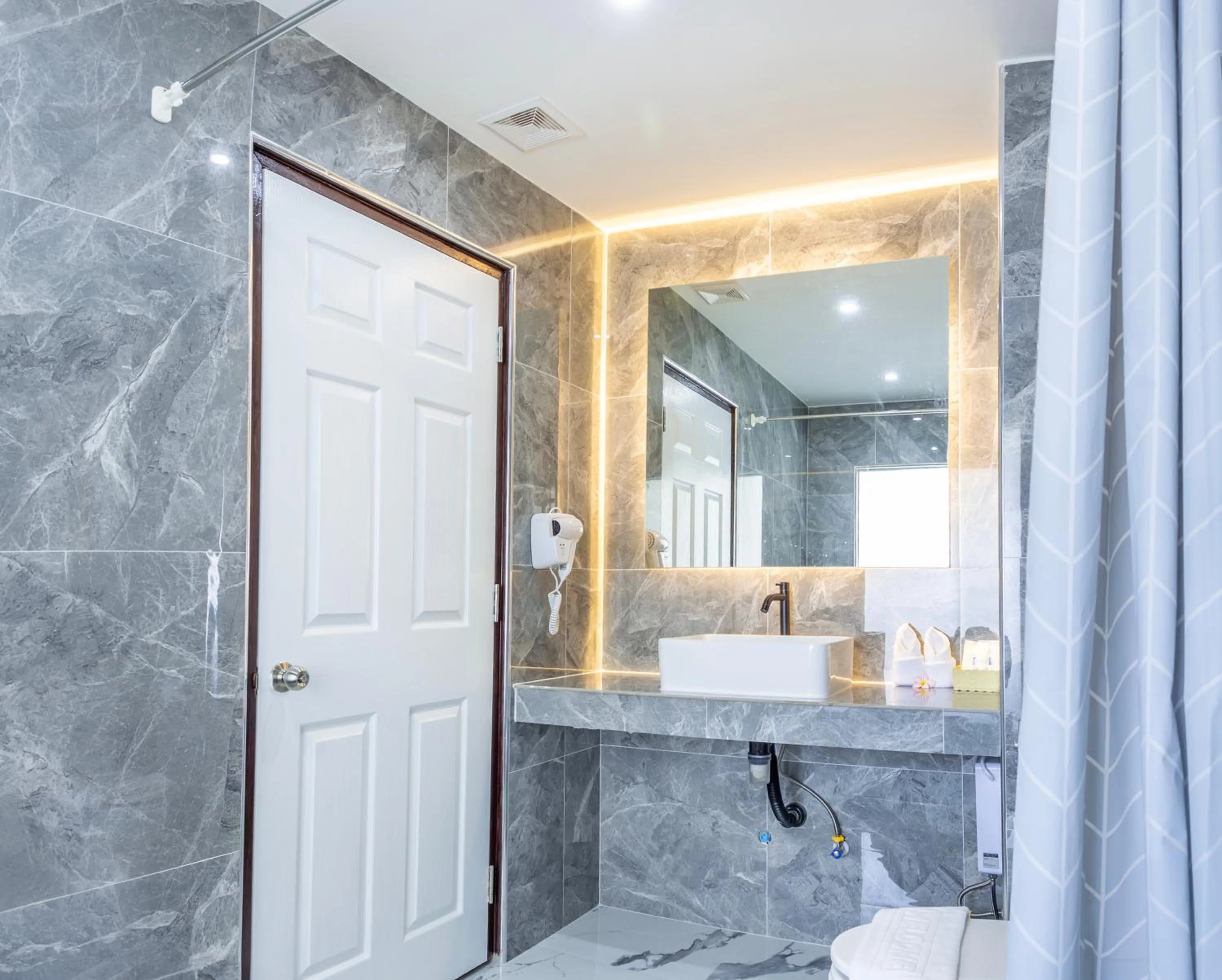 Shower in Mermaid Beach Resort