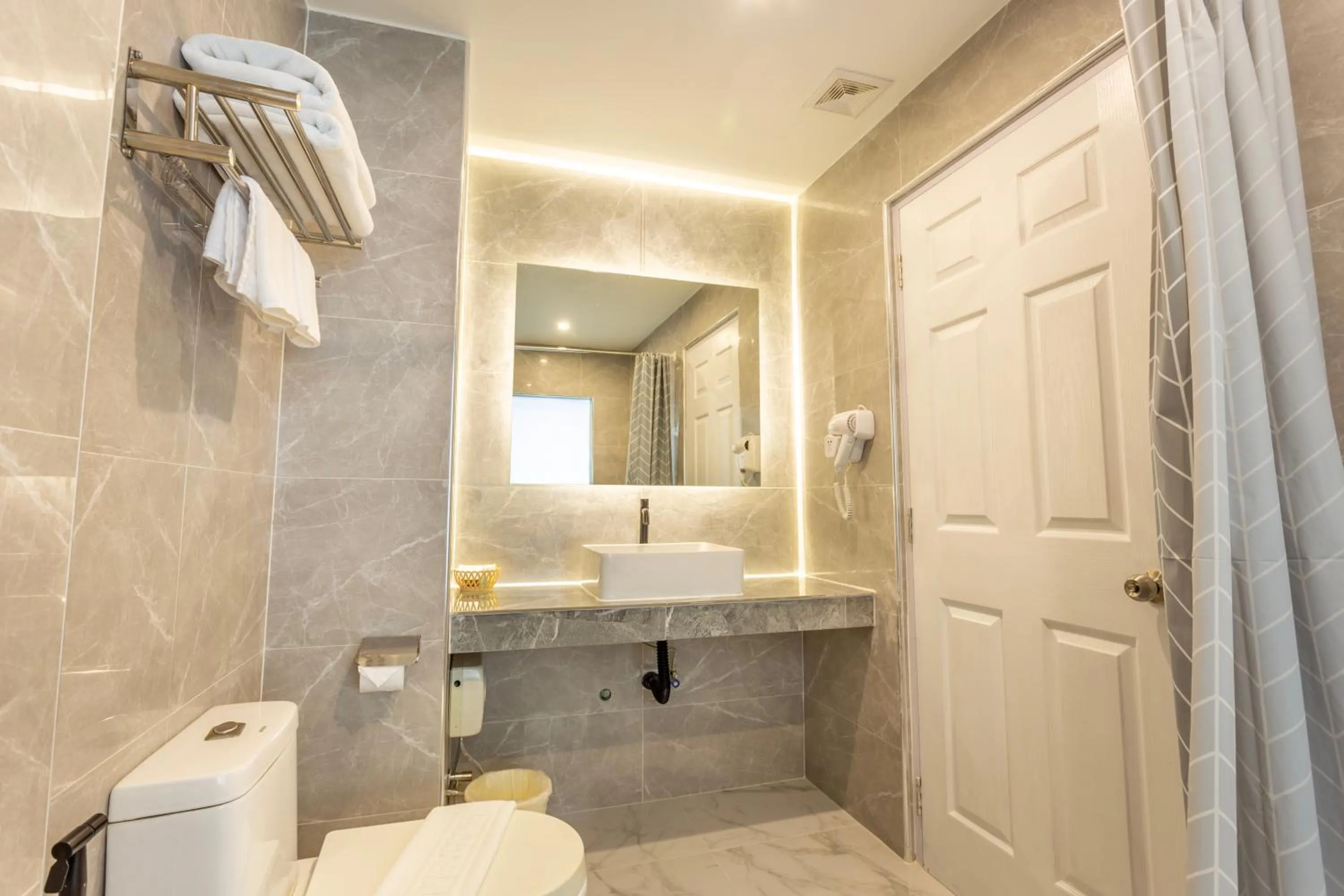 Toilet in Mermaid Beach Resort