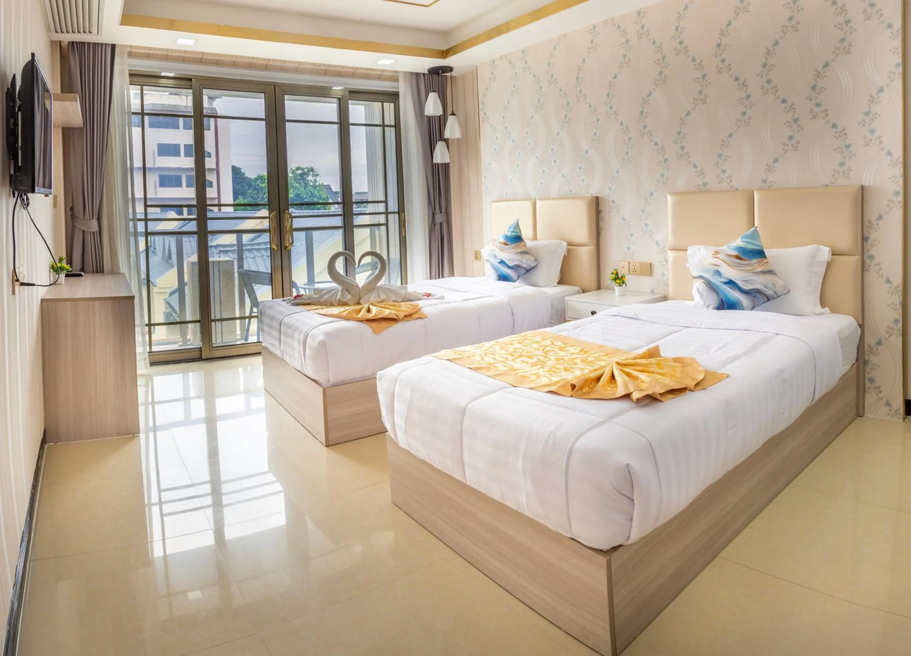 Bed in Mermaid Beach Resort