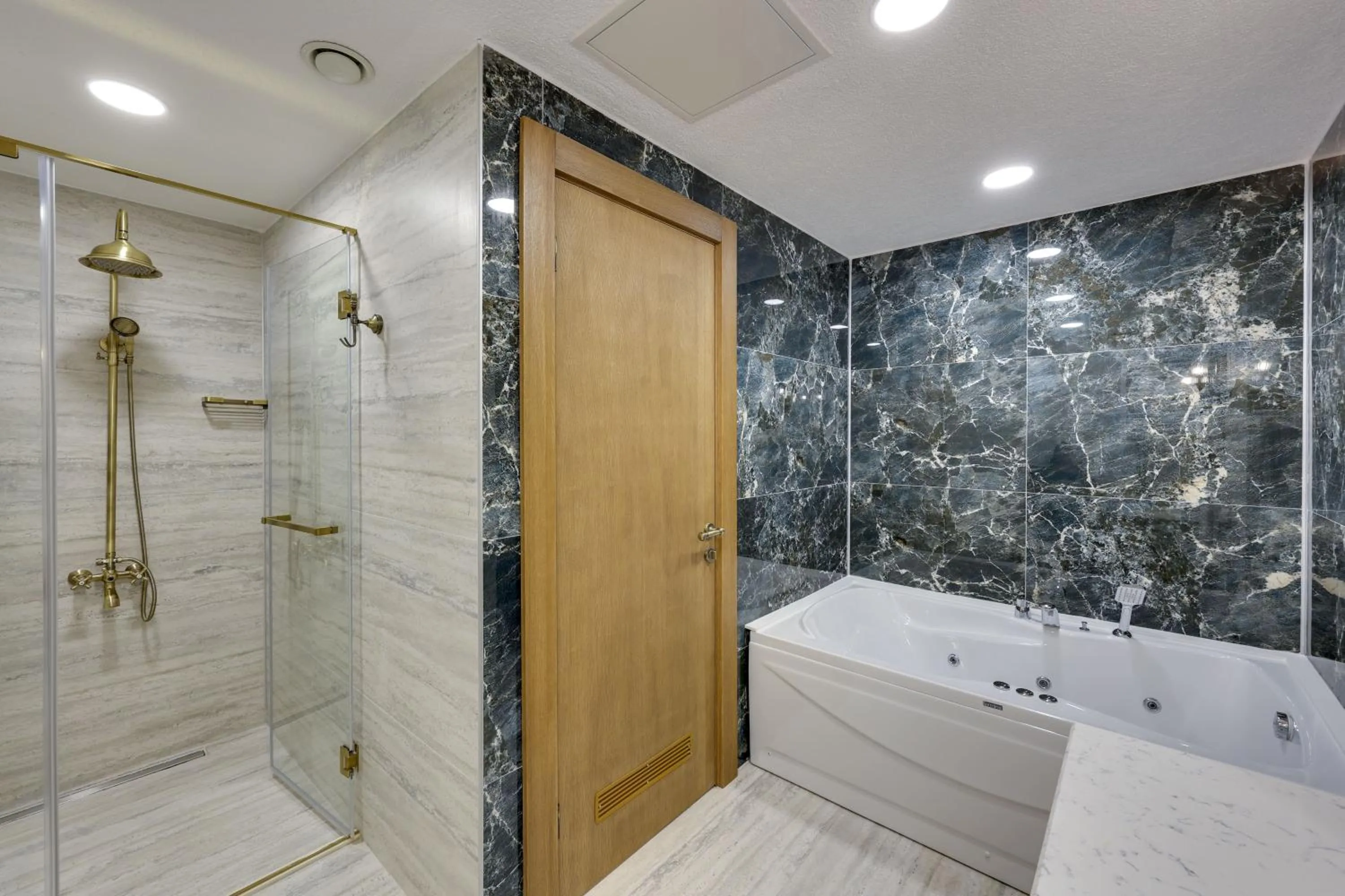 Shower in Silk Road Museum Hotel