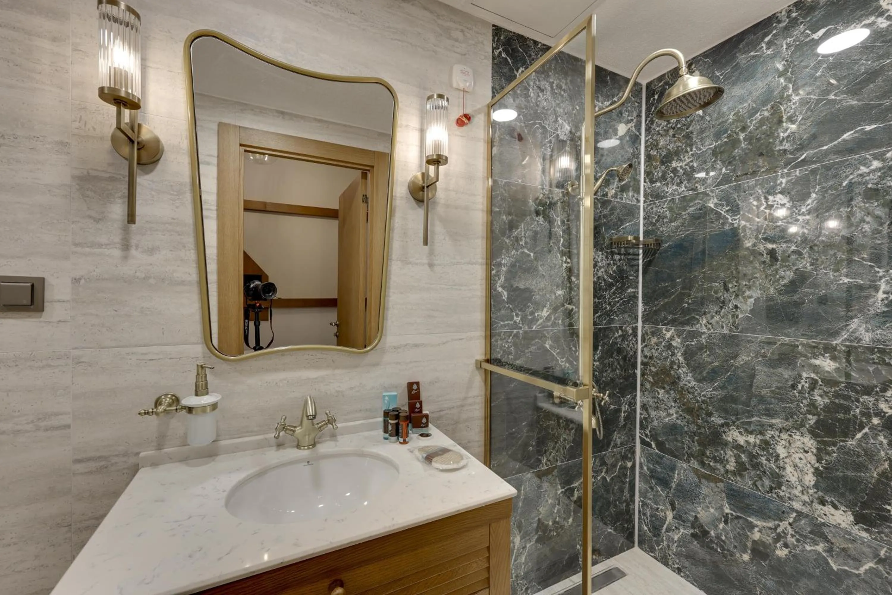 Shower in Silk Road Museum Hotel