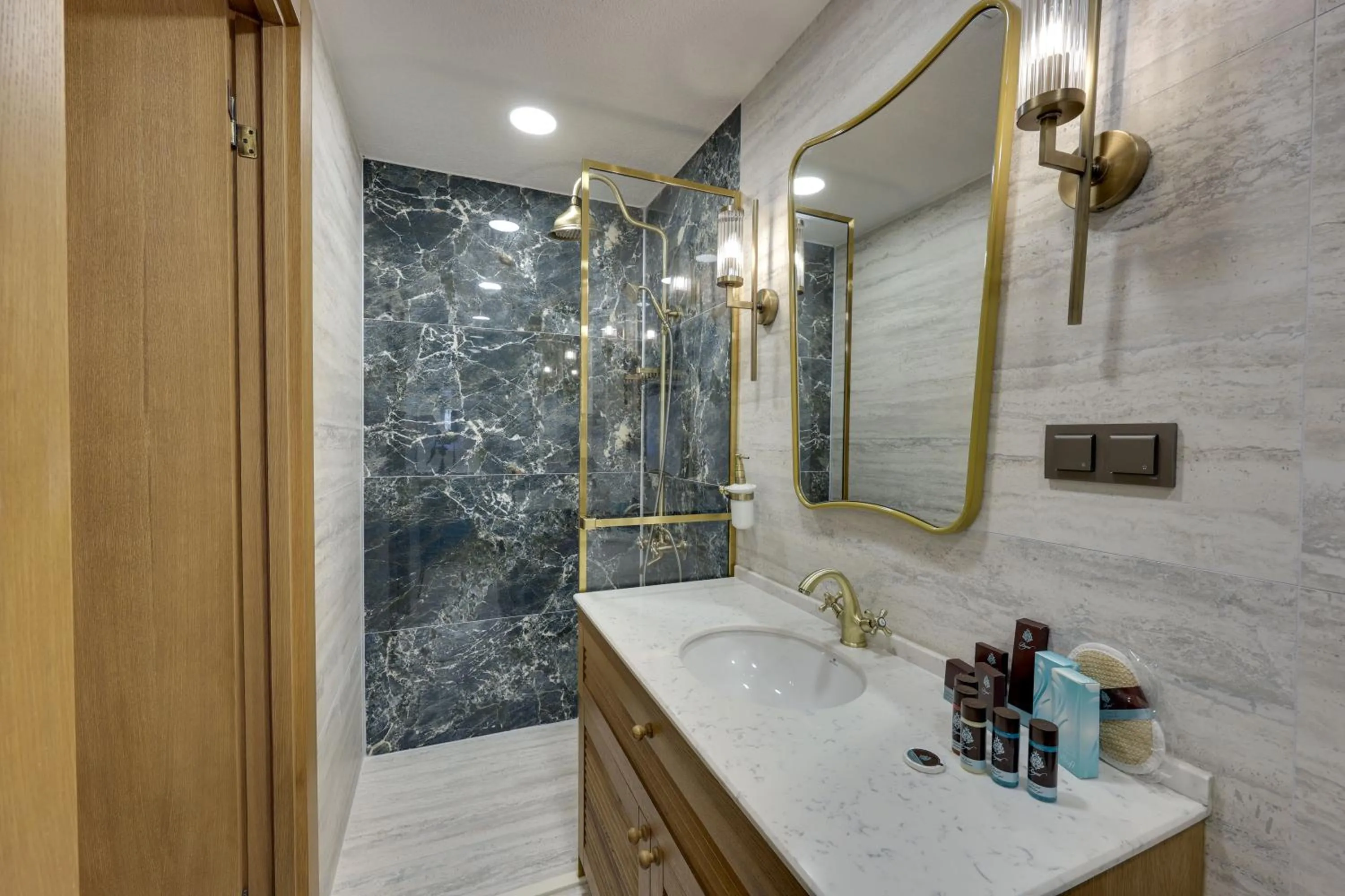 Shower in Silk Road Museum Hotel