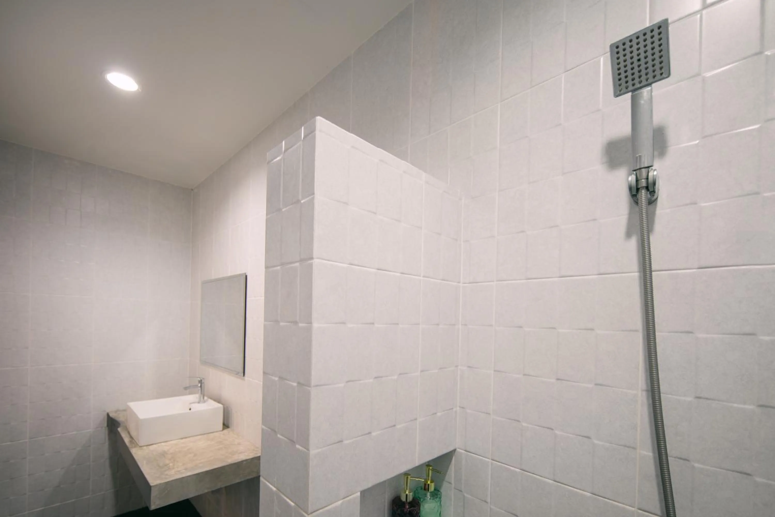 Shower in Chanakarn Pool Access Rawai