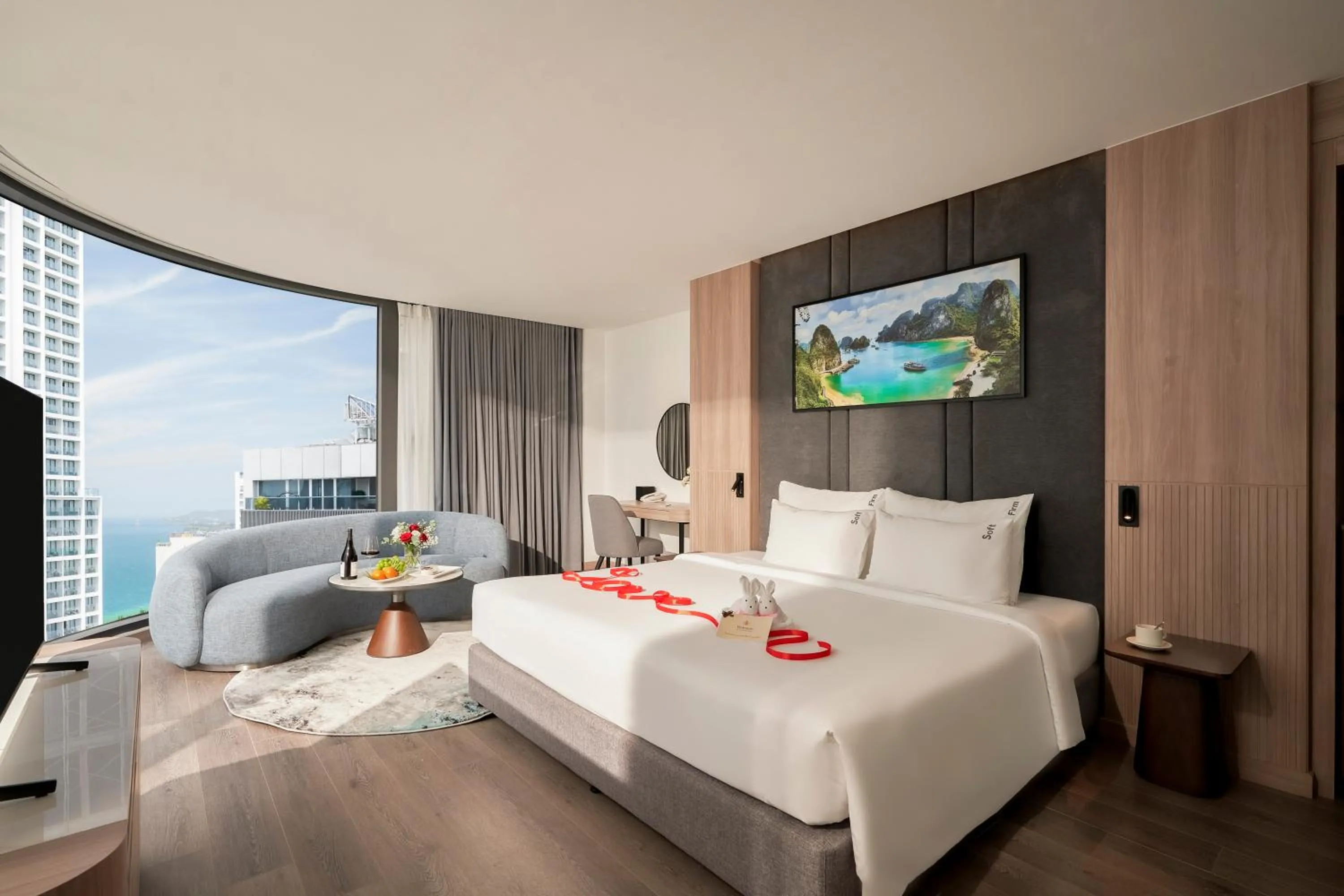 Communal lounge/ TV room, Bed in Adamas Boutique Hotel Nha Trang