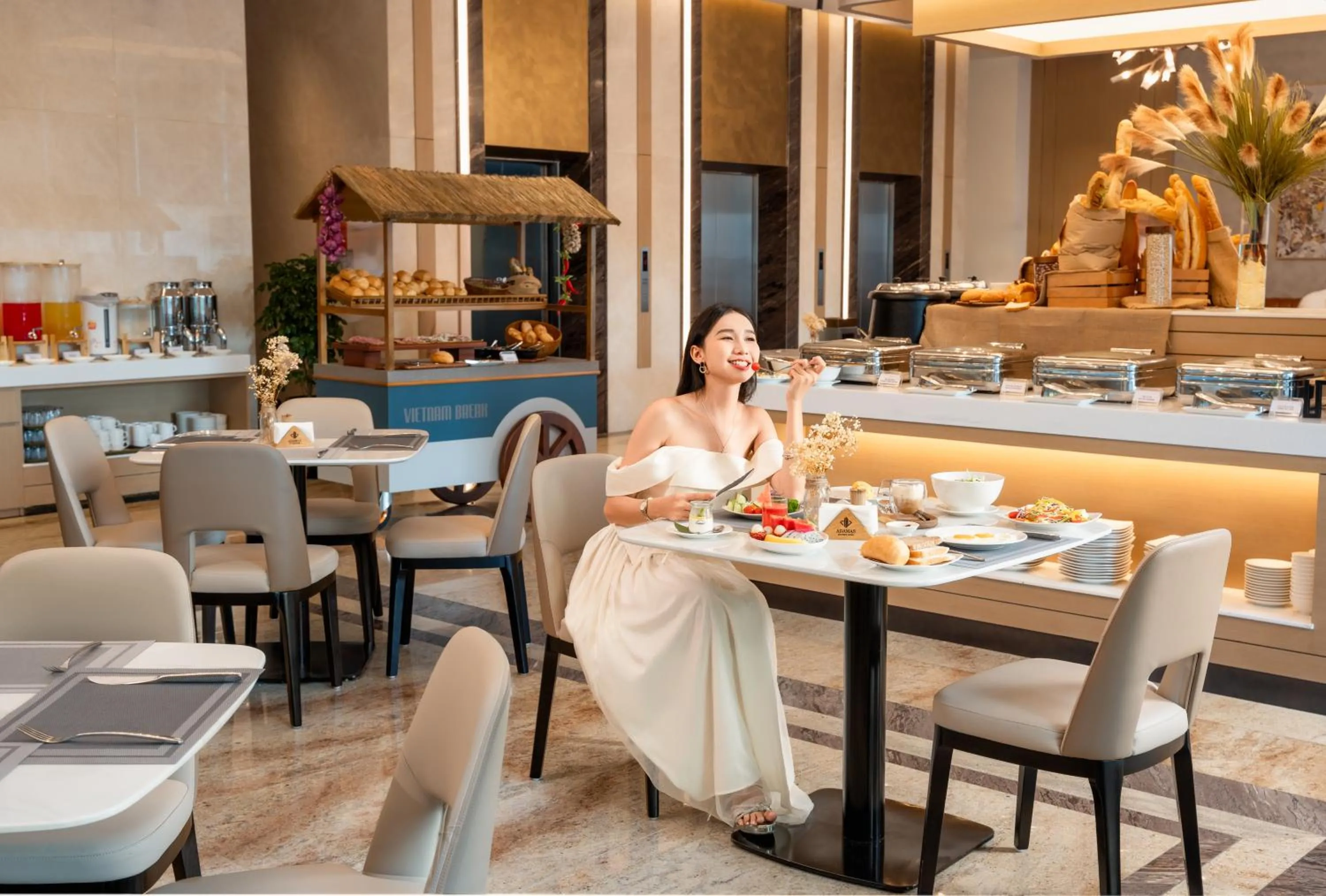 Restaurant/places to eat in Adamas Boutique Hotel Nha Trang