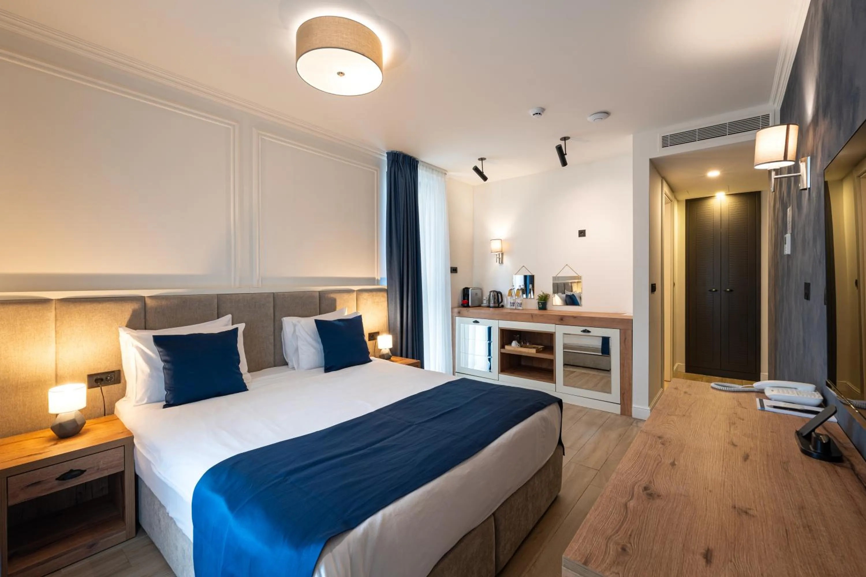 Photo of the whole room in Invictus Hotel