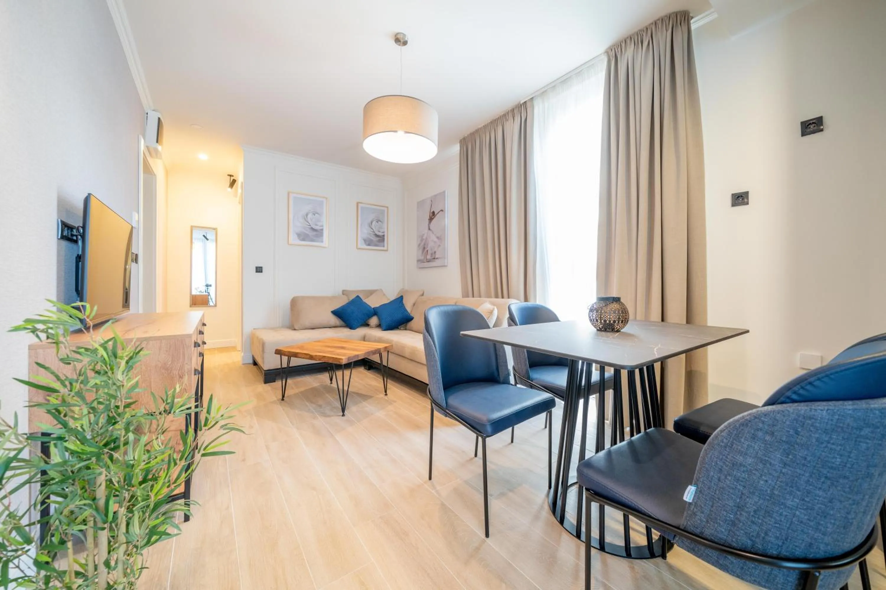 Bed in Invictus Hotel