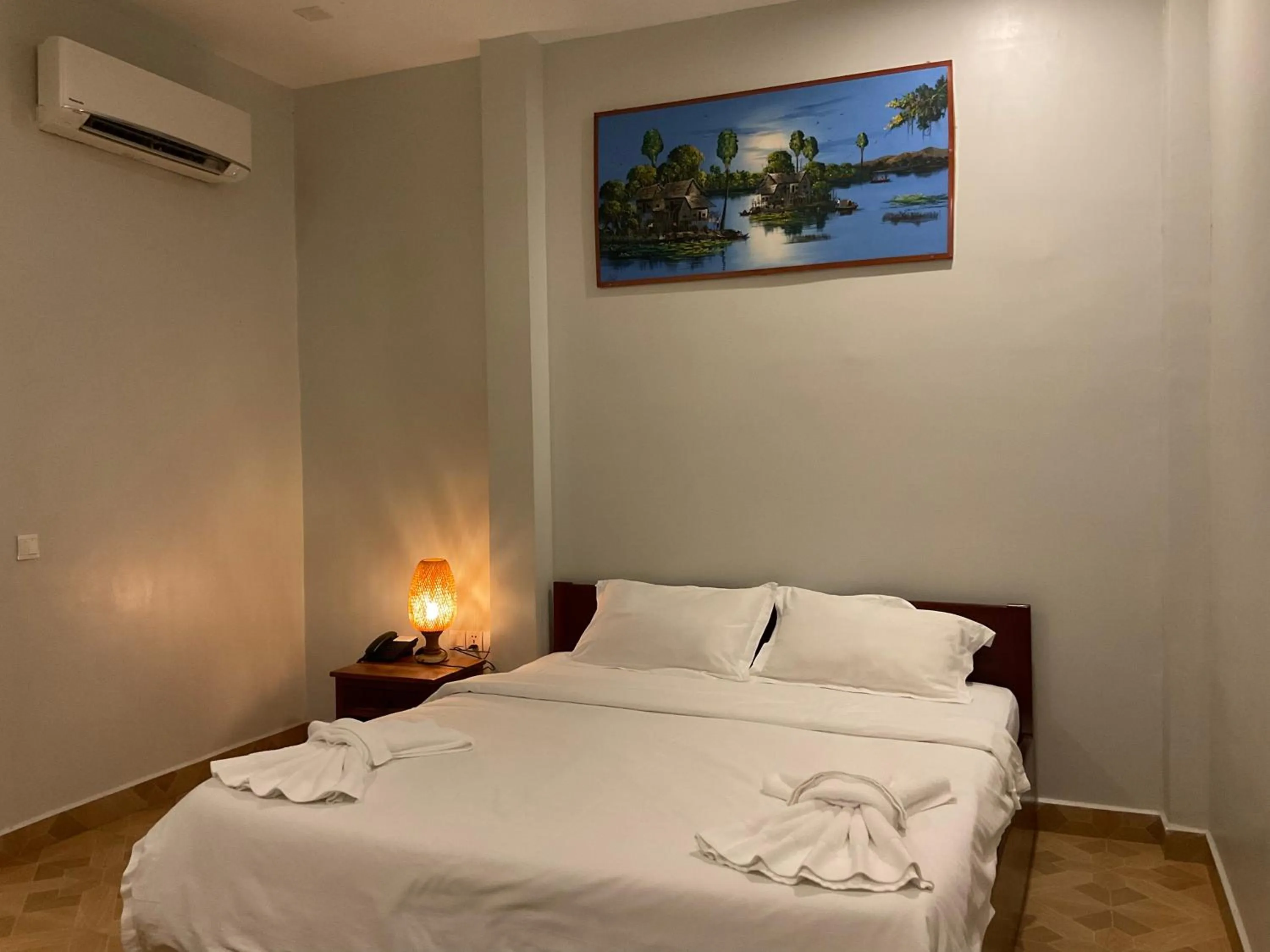 Bed in Nico's Hotel 2