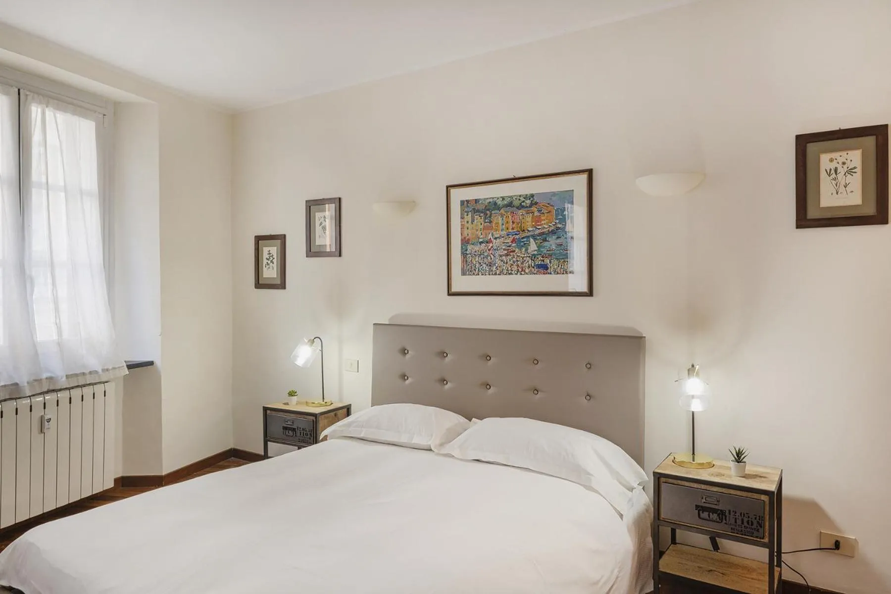 Bed in Elegant Studio in the City Center by Wonderful Italy