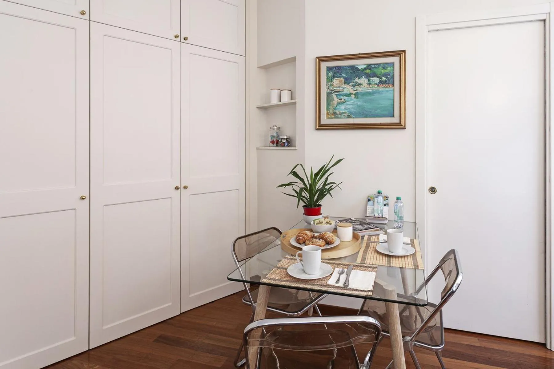 Dining area in Elegant Studio in the City Center by Wonderful Italy