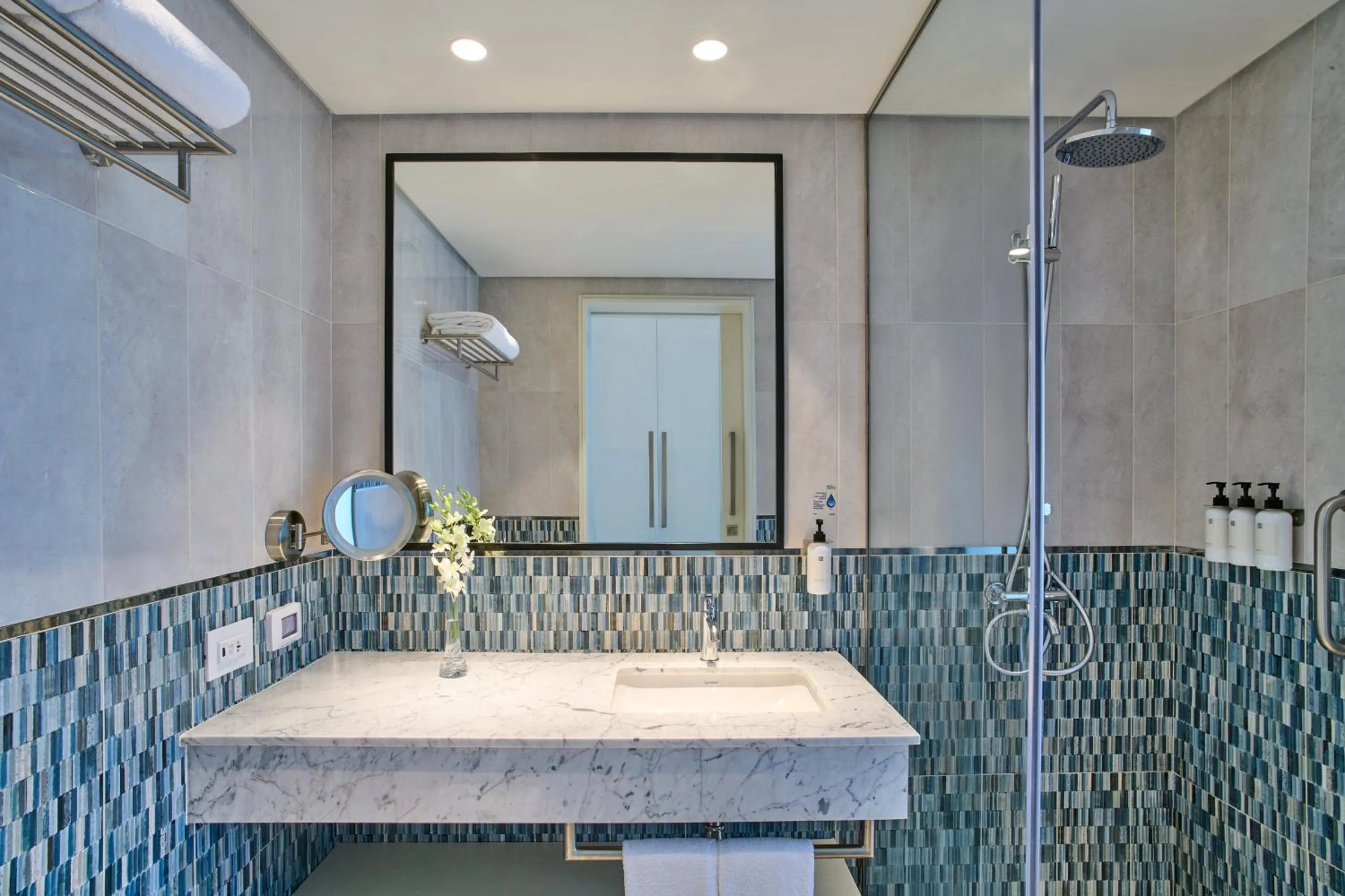 Bathroom in Palma Bay Rotana Resort