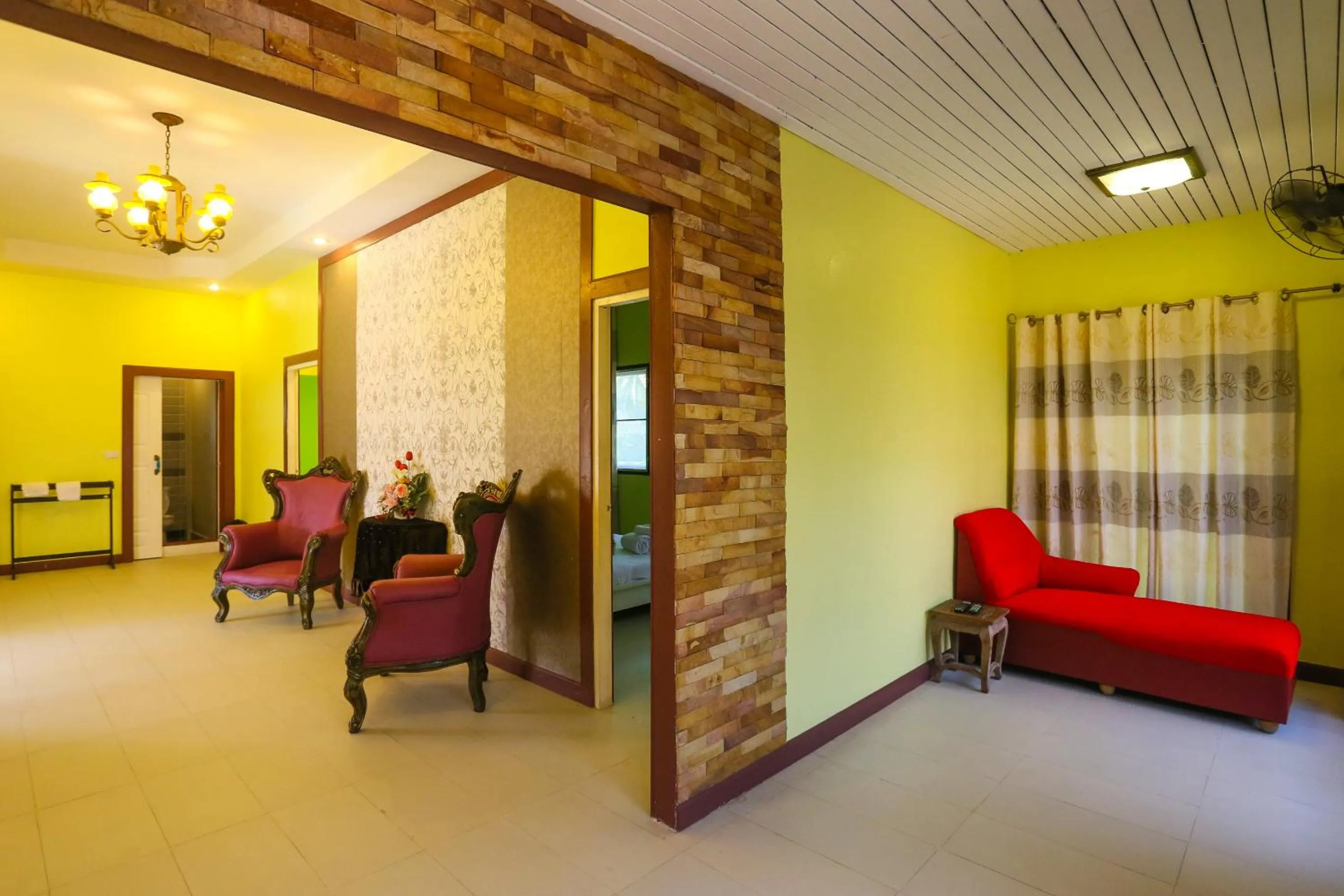 Phalaburi resort by dreamhouse