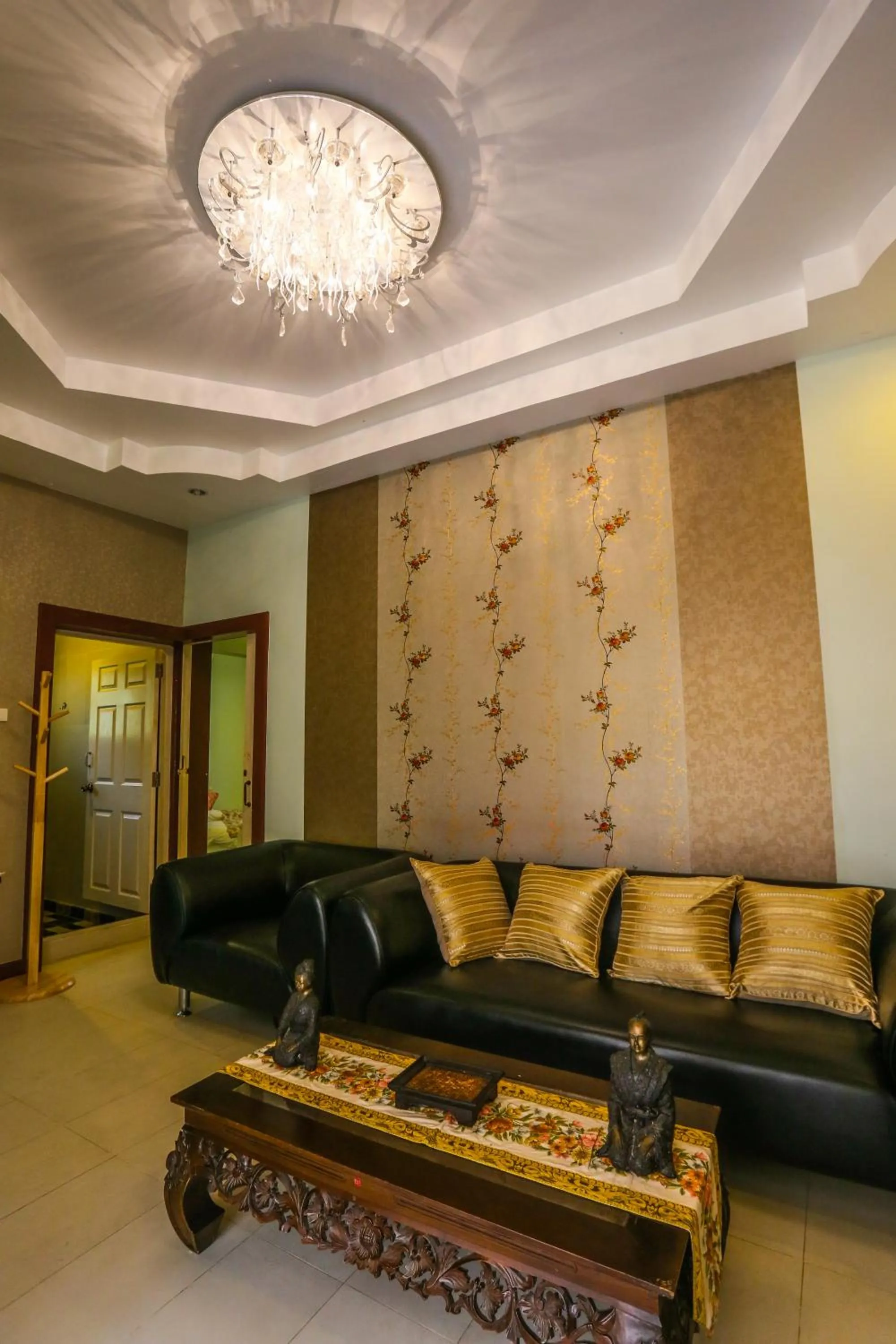 Phalaburi resort by dreamhouse