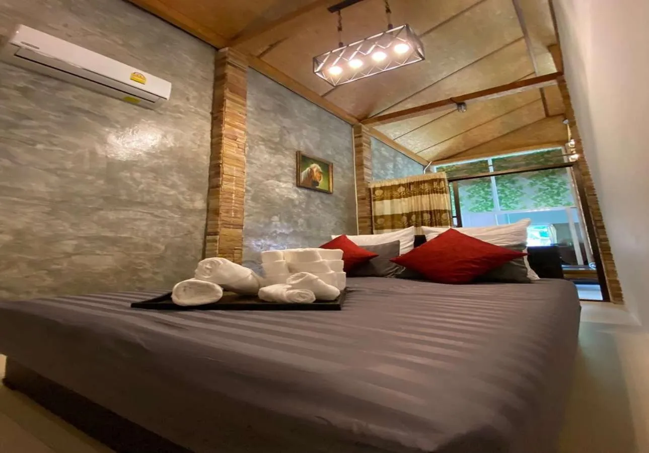 Bedroom, Bed in Phalaburi resort by dreamhouse