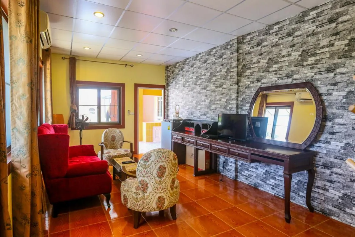 Phalaburi resort by dreamhouse