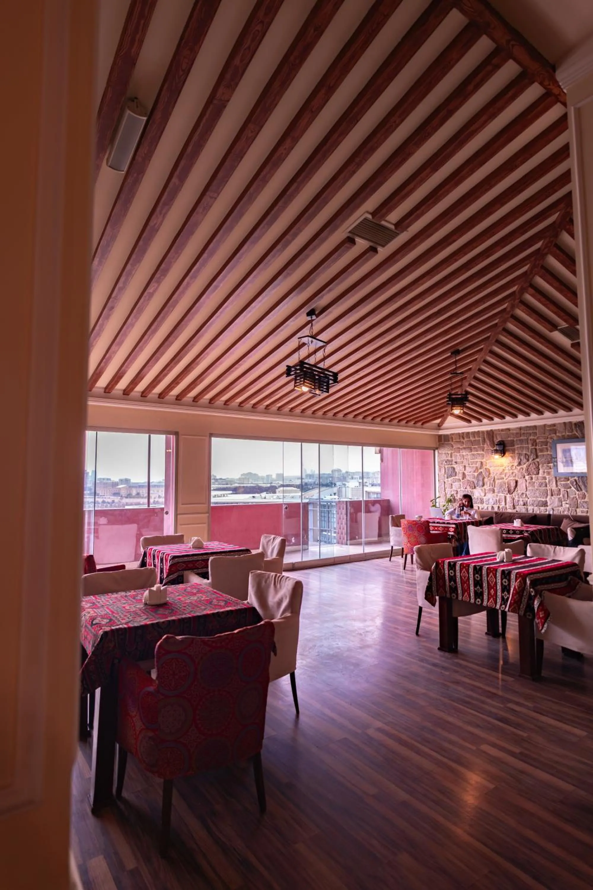 Restaurant/places to eat in SECRET HOTEL