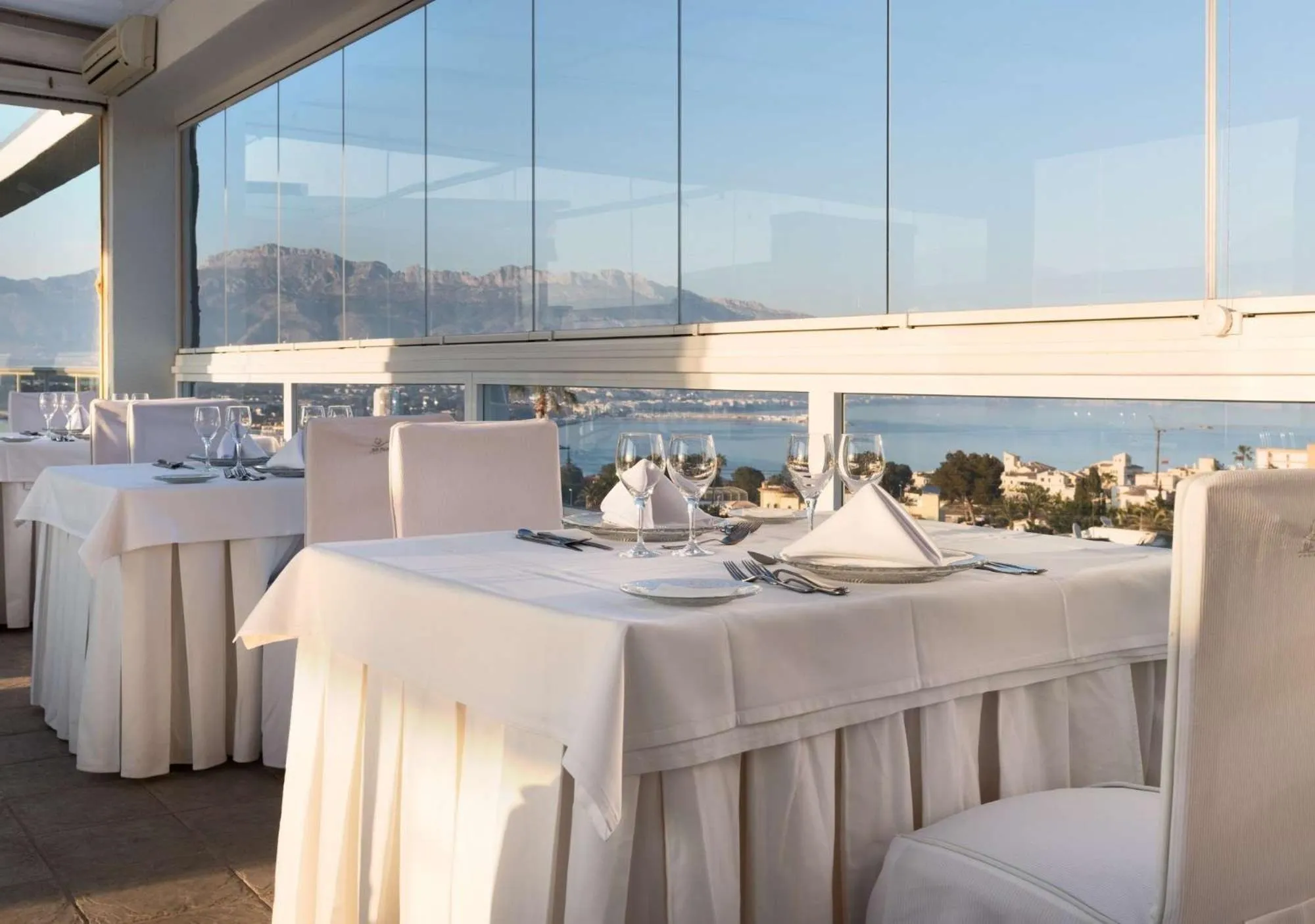 Restaurant/places to eat in Hotel Sun Palace Albir & Spa