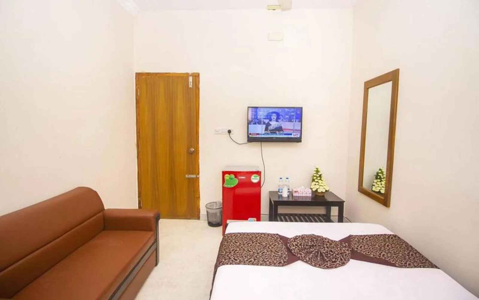 Photo of the whole room, Bed in Hotel Suite Palace Baridhara