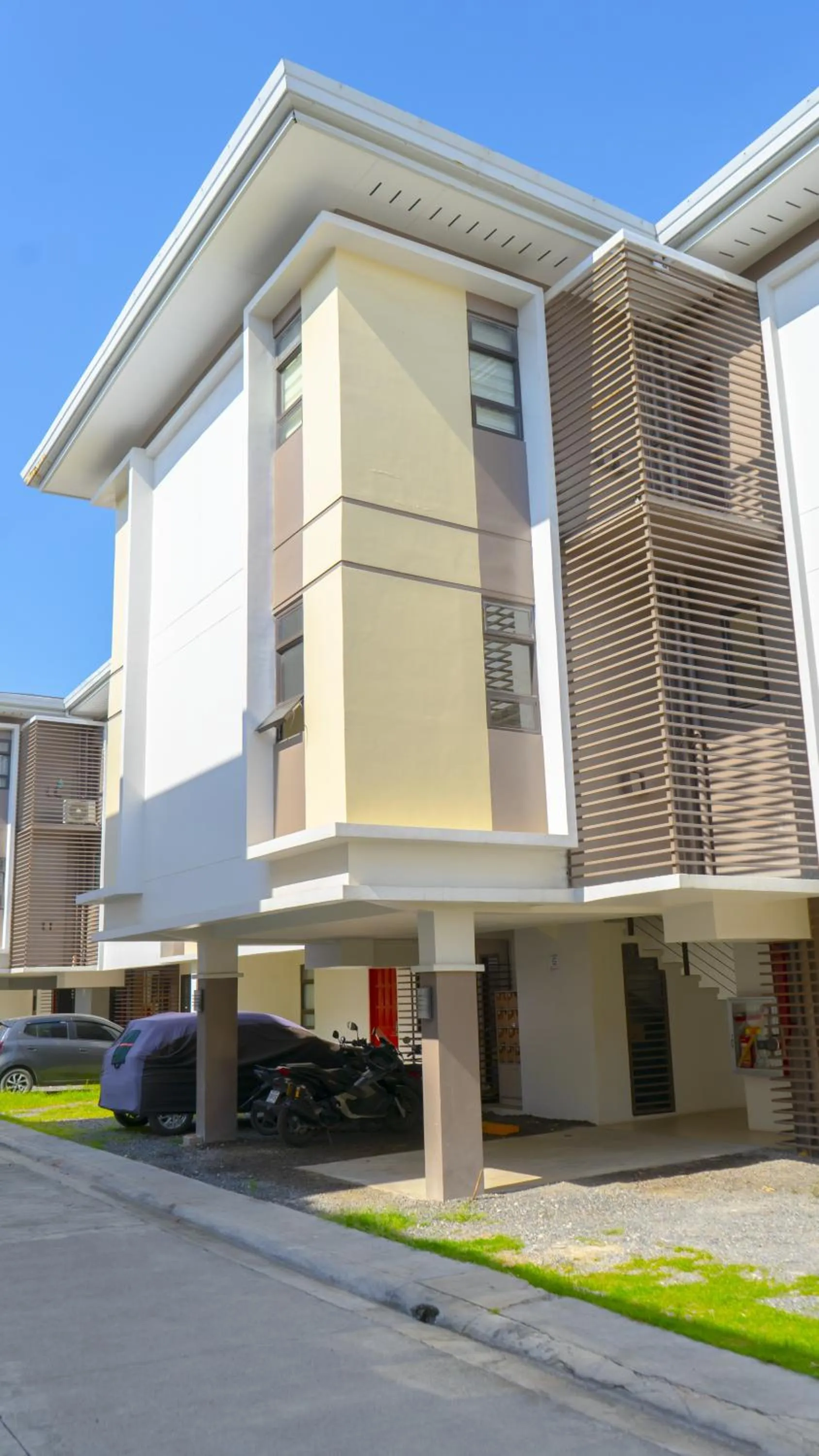 Property building in Cozy 1-bed unit near SRP Talisay Cebu