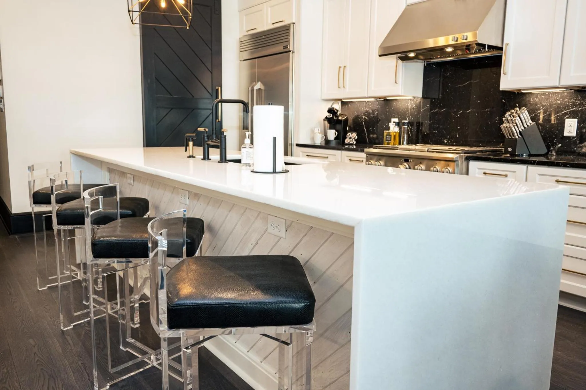 Kitchen or kitchenette in Harcol House