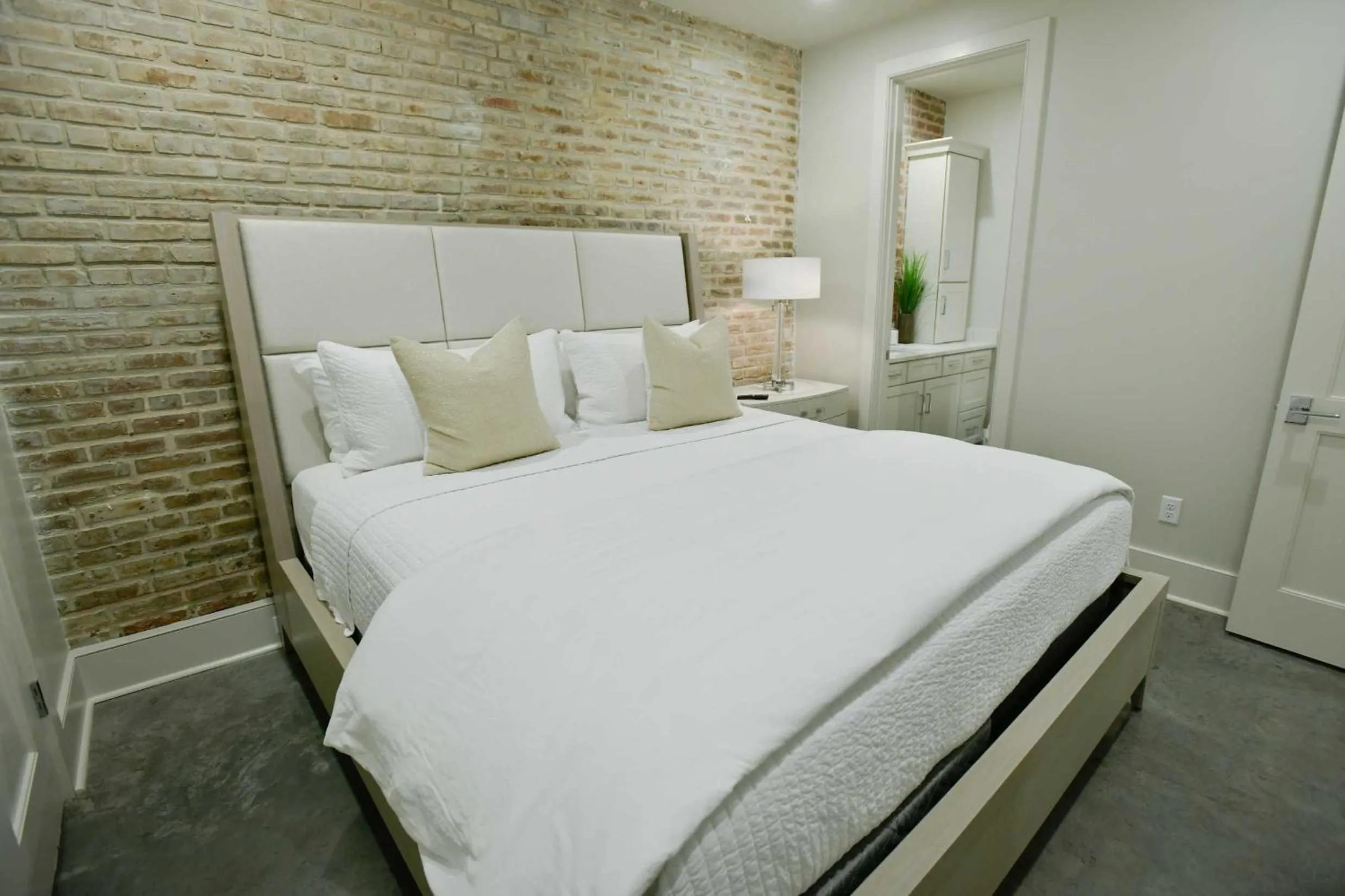 Bedroom, Bed in Harcol House