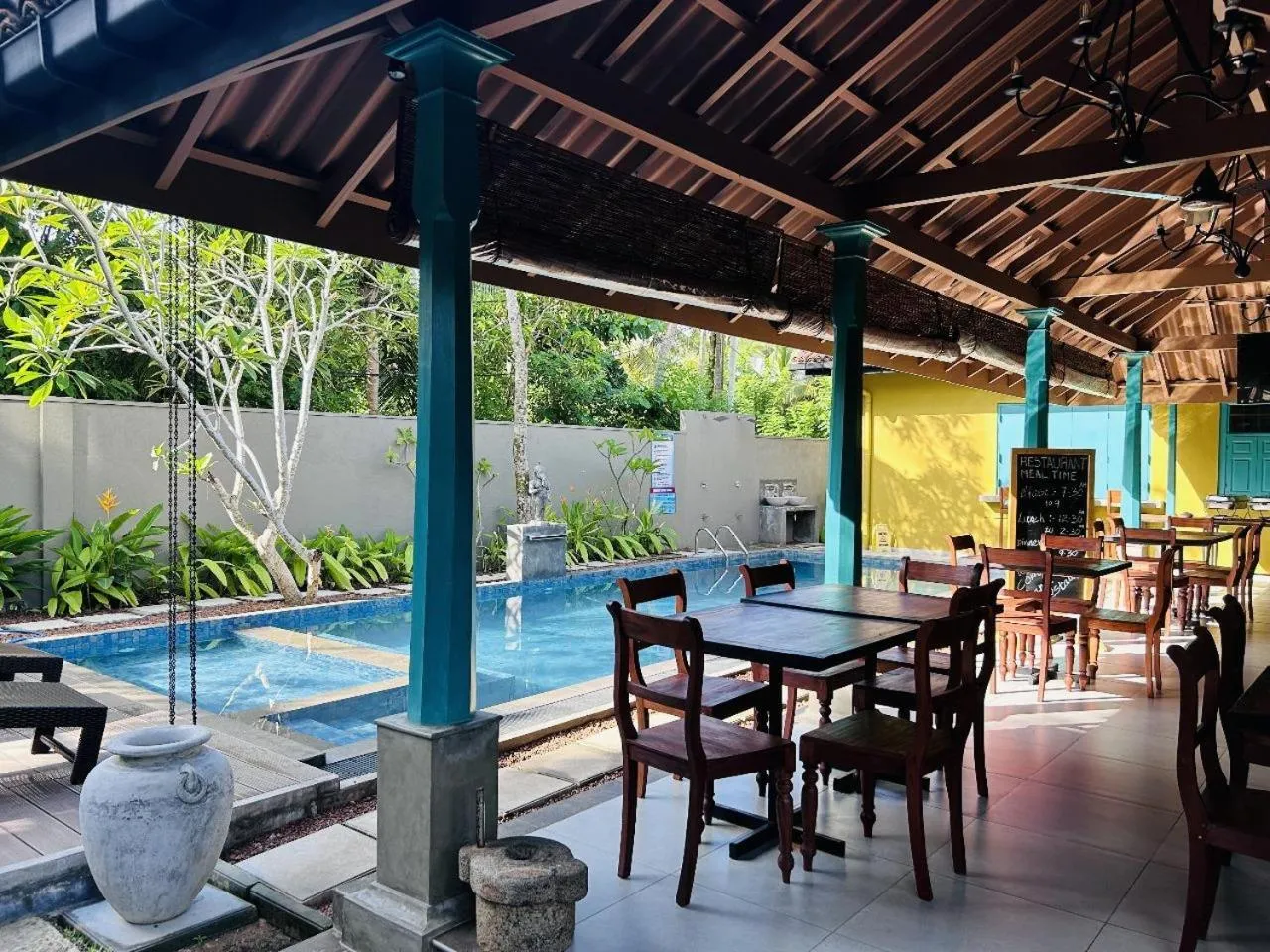 Patio in The Chariot Hikkduwa Resort