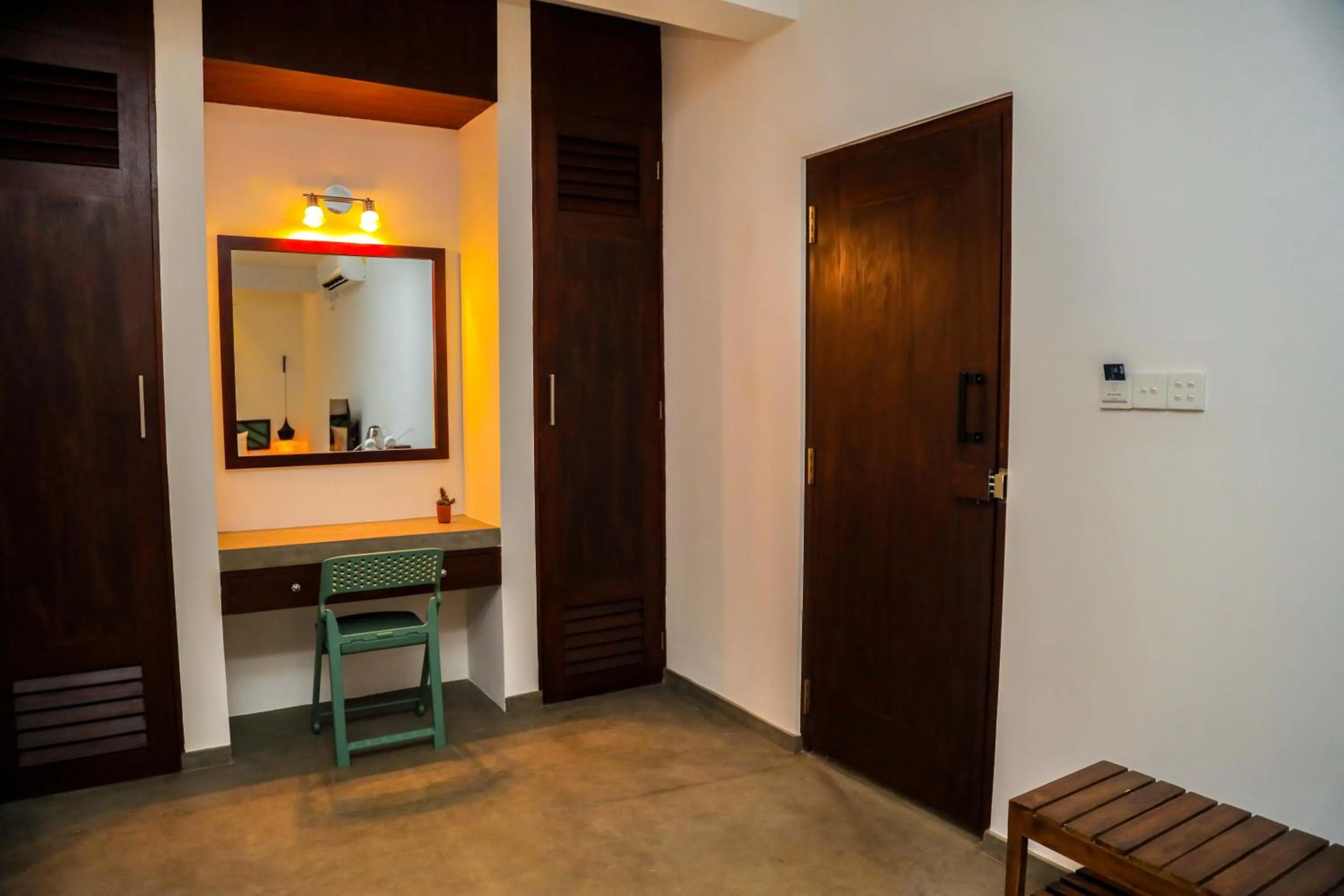 wardrobe in The Chariot Hikkduwa Resort